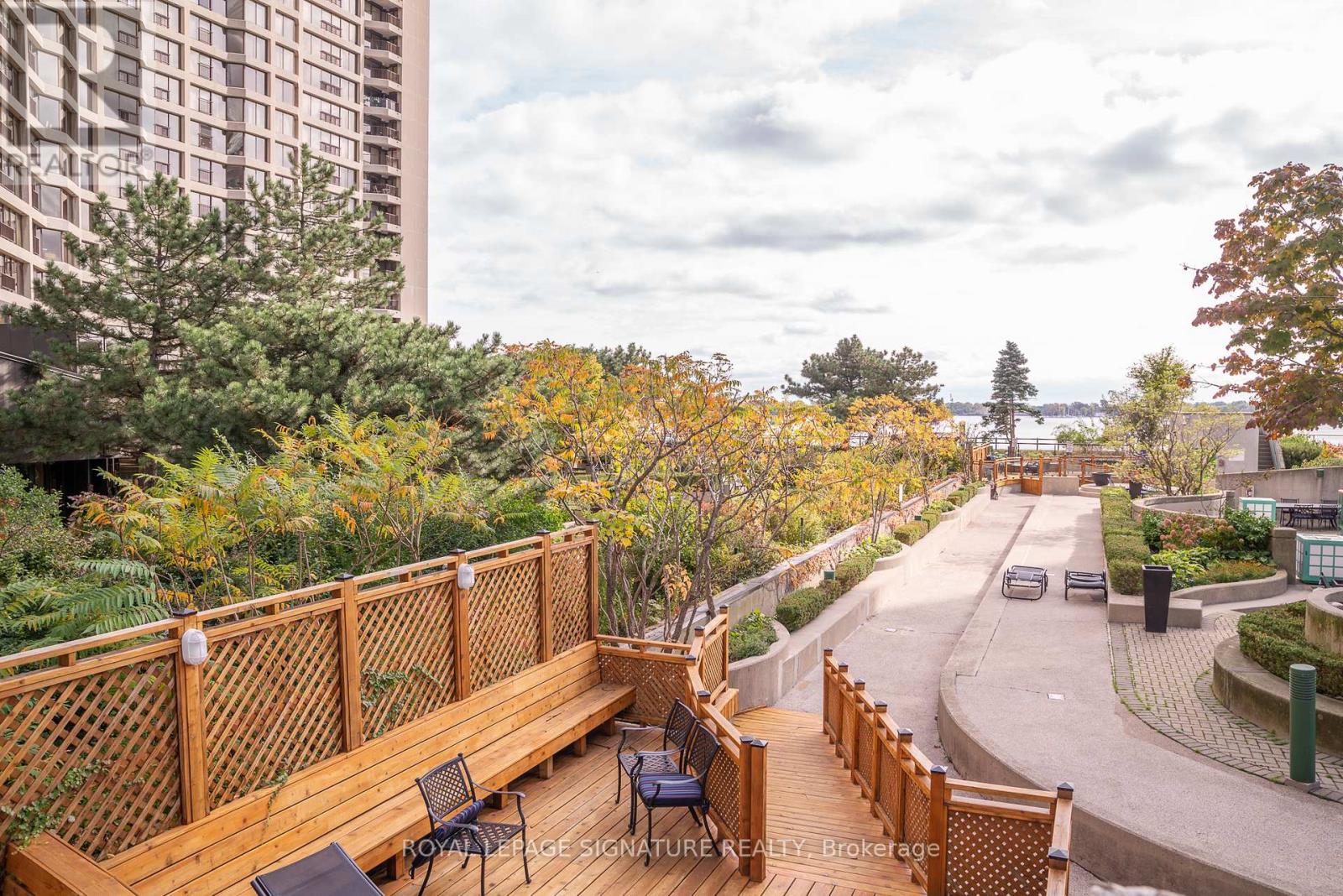 Photo 18 of 3610 99 Harbour Square, Toronto ON