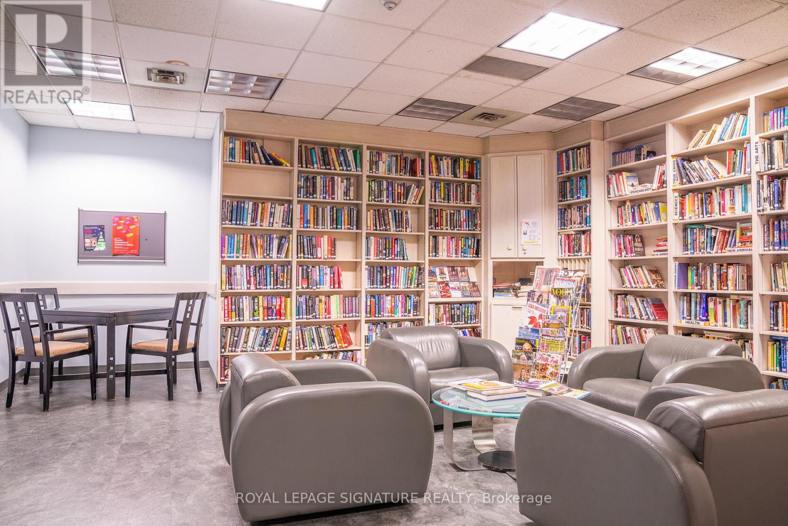 Photo 22 of 3610 99 Harbour Square, Toronto ON