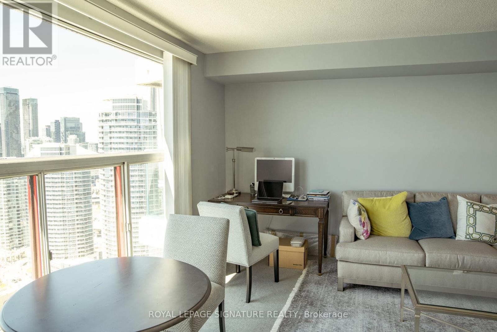 Photo 24 of 3610 99 Harbour Square, Toronto ON