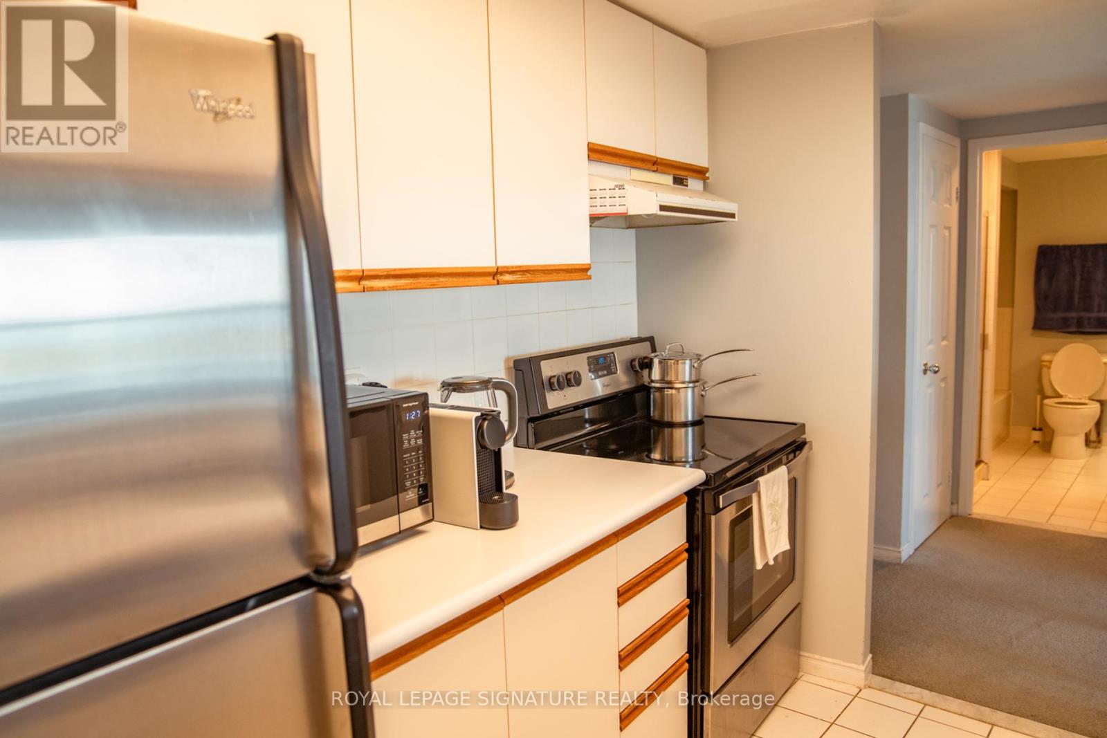 Photo 25 of 3610 99 Harbour Square, Toronto ON