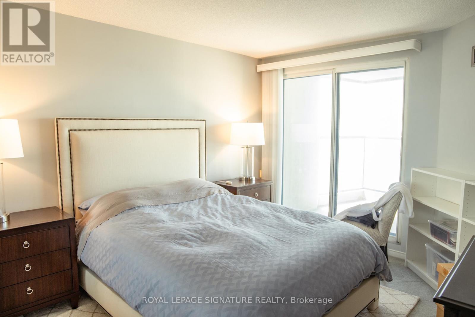 Photo 14 of 3610 99 Harbour Square, Toronto ON