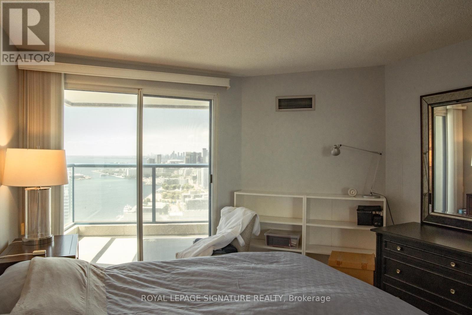 Photo 28 of 3610 99 Harbour Square, Toronto ON
