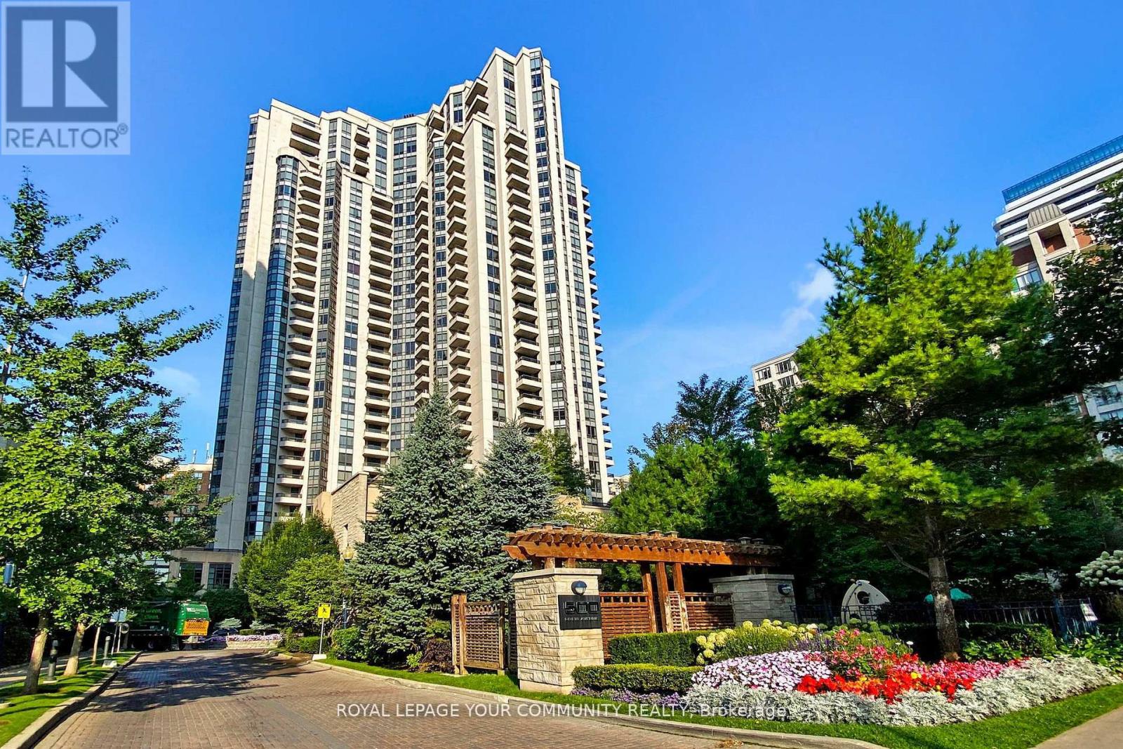 Photo 1 of 1719 500 Doris Avenue, Toronto ON