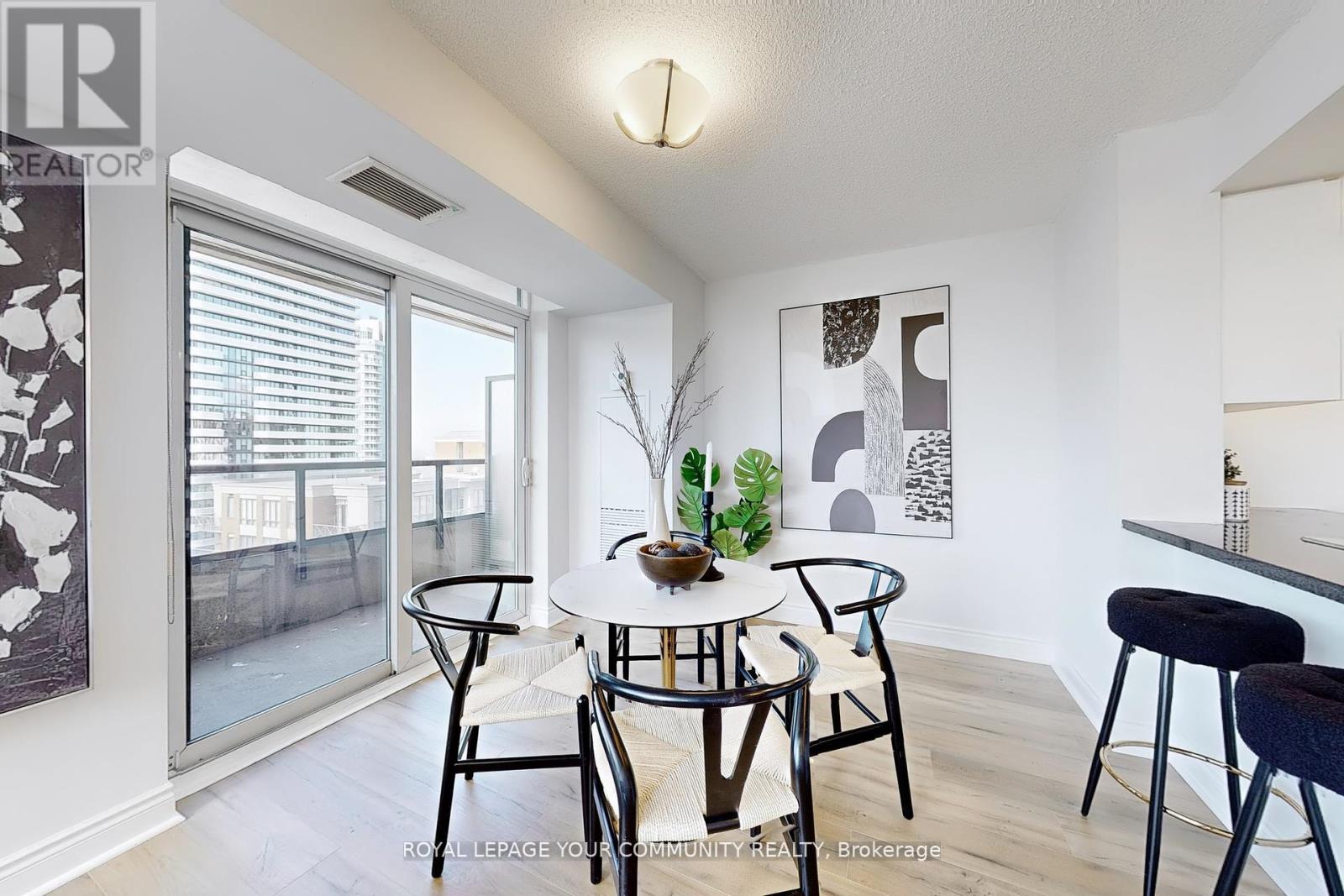 Photo 9 of 1719 500 Doris Avenue, Toronto ON