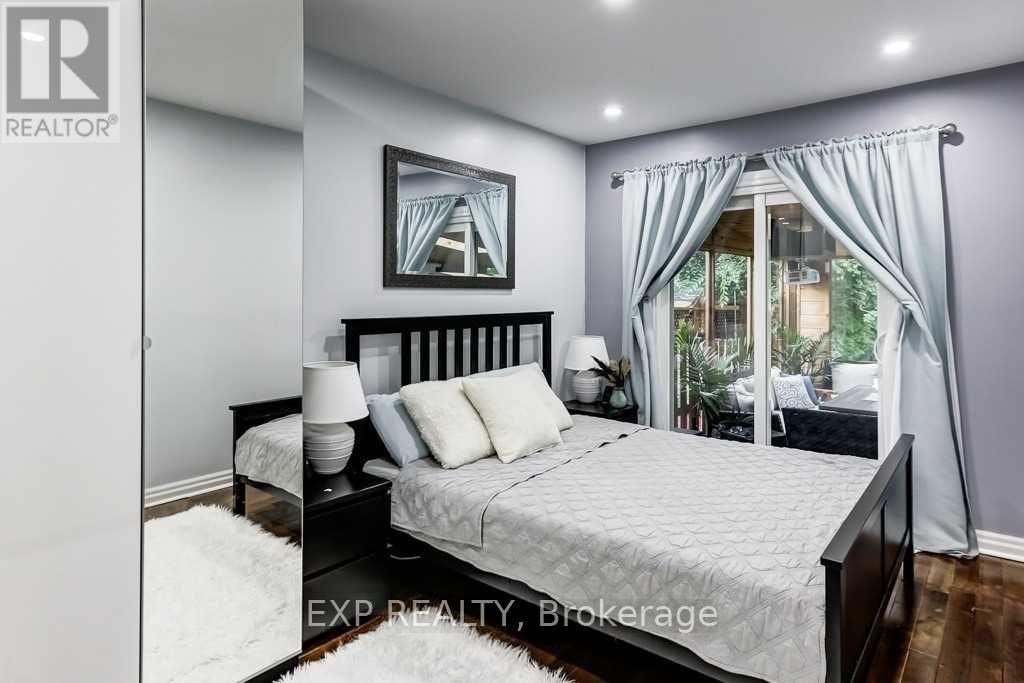 Photo 13 of Upper 72 Billington Crescent, Toronto ON
