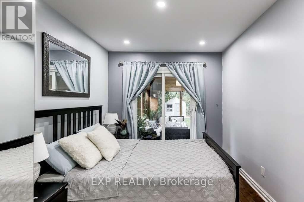 Photo 15 of Upper 72 Billington Crescent, Toronto ON