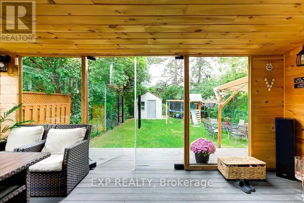 Photo 22 of Upper 72 Billington Crescent, Toronto ON