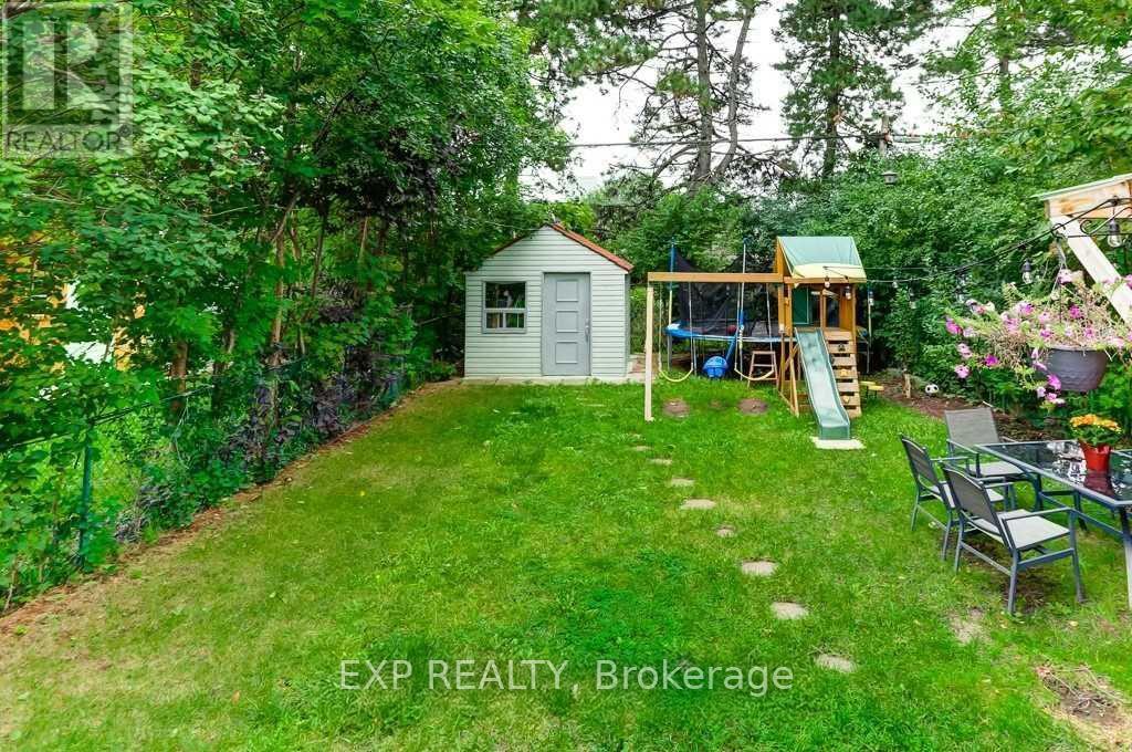 Photo 25 of Upper 72 Billington Crescent, Toronto ON