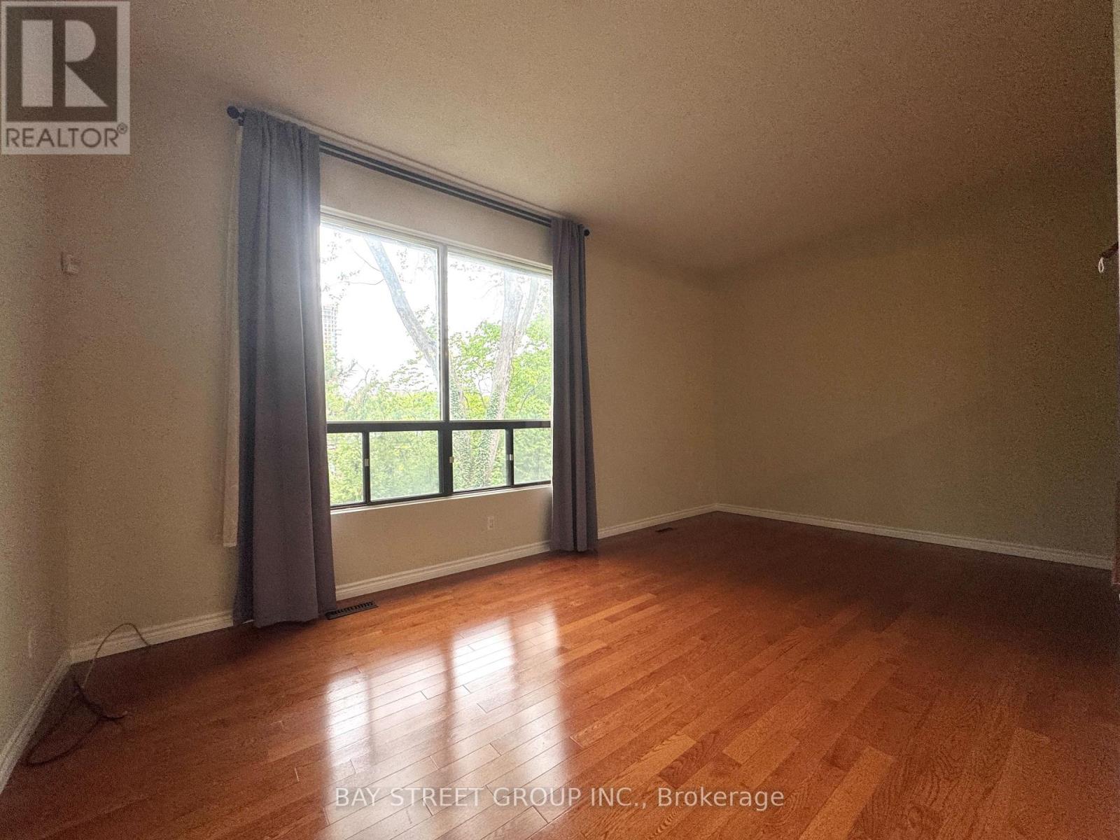 Photo 10 of 85 Laurie Shepway Way, Toronto ON