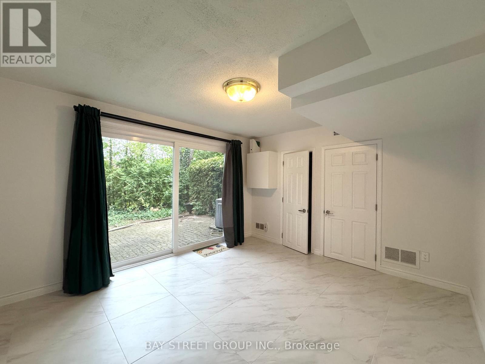 Photo 3 of 85 Laurie Shepway Way, Toronto ON