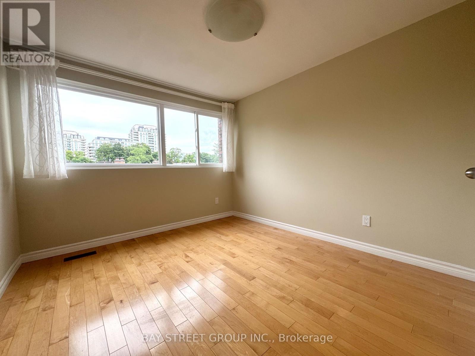 Photo 31 of 85 Laurie Shepway Way, Toronto ON