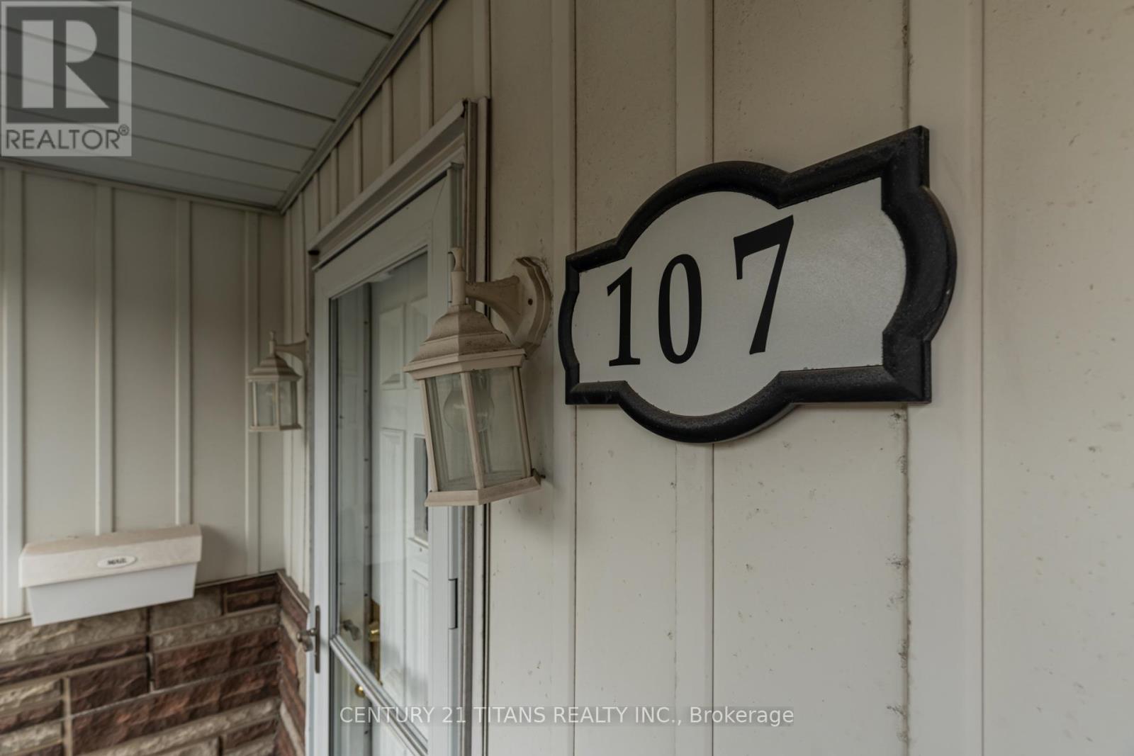 Photo 7 of 107 Wilson Road N, Oshawa ON