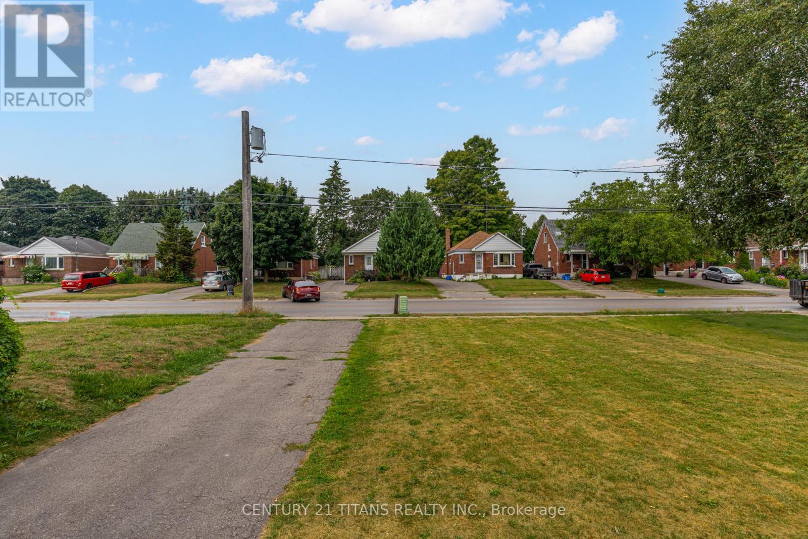 Photo 8 of 107 Wilson Road N, Oshawa ON
