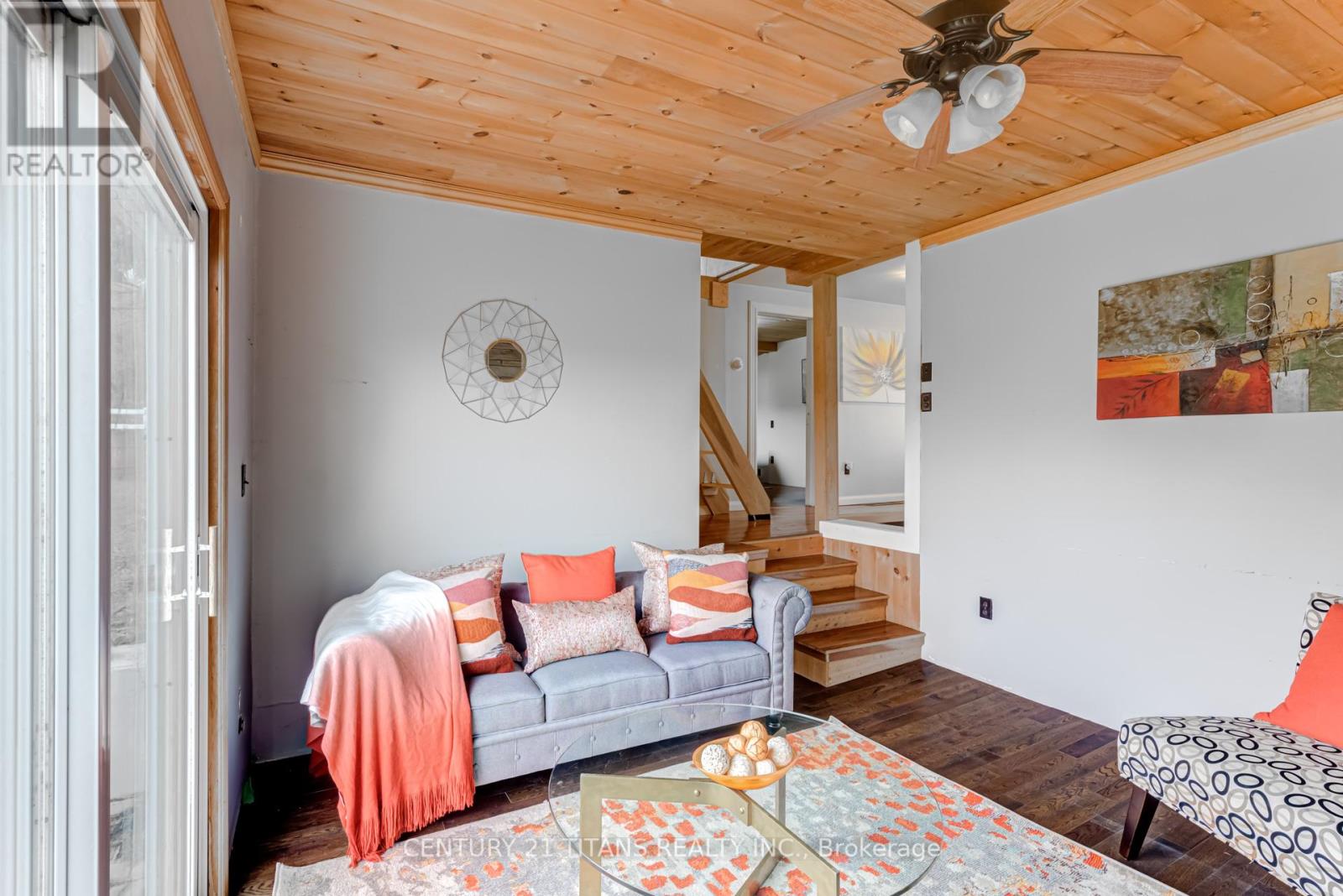 Photo 12 of 130 West Beach Road, Clarington ON