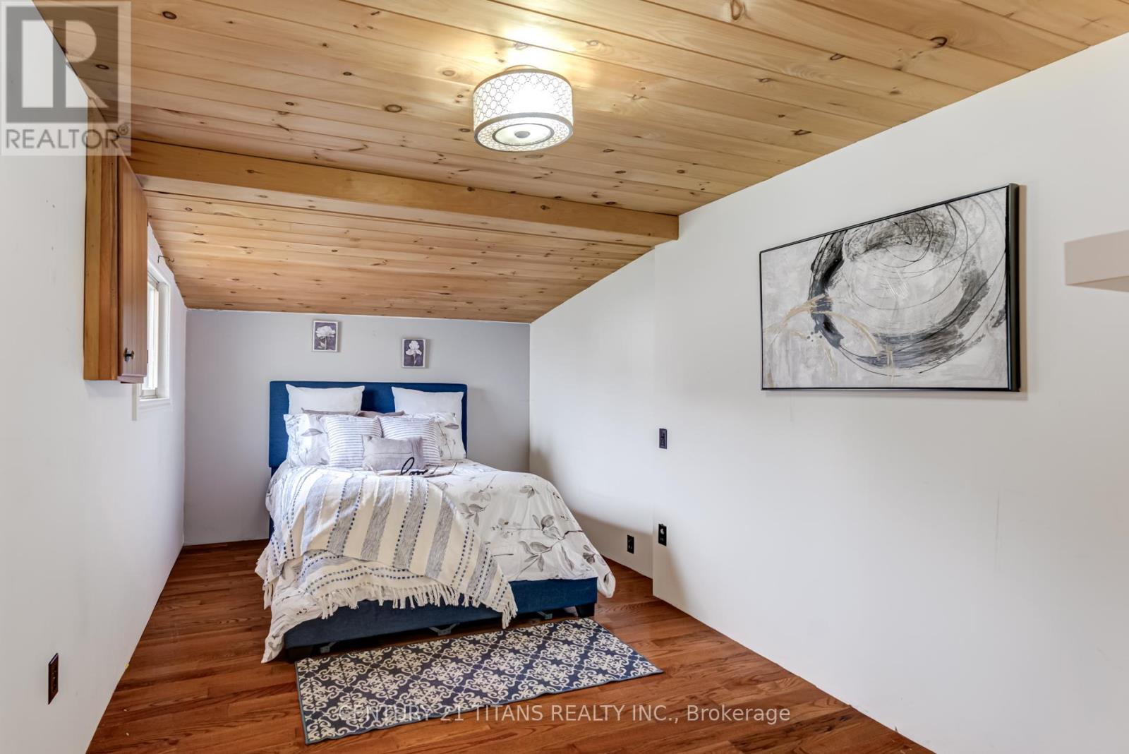 Photo 18 of 130 West Beach Road, Clarington ON