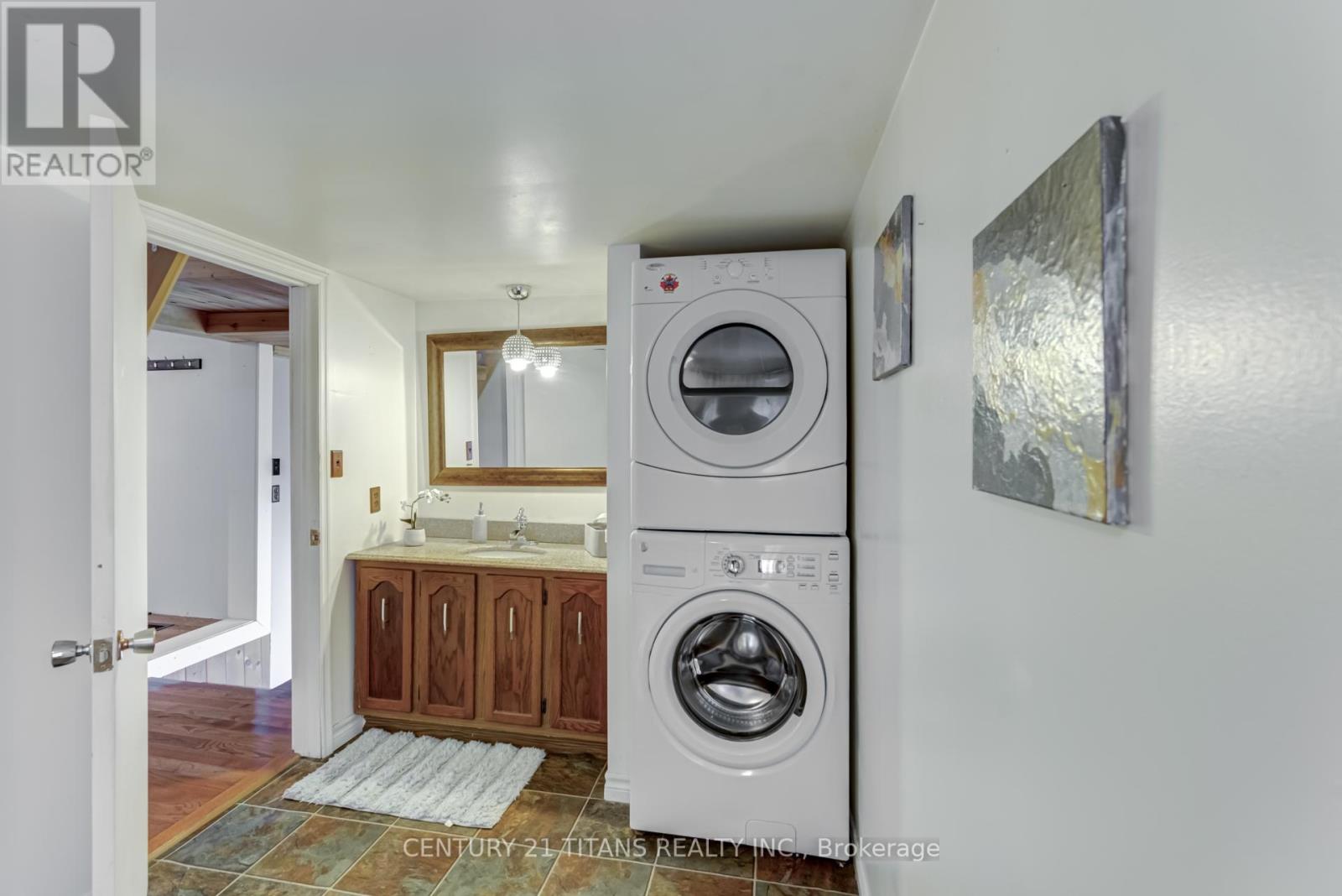 Photo 23 of 130 West Beach Road, Clarington ON