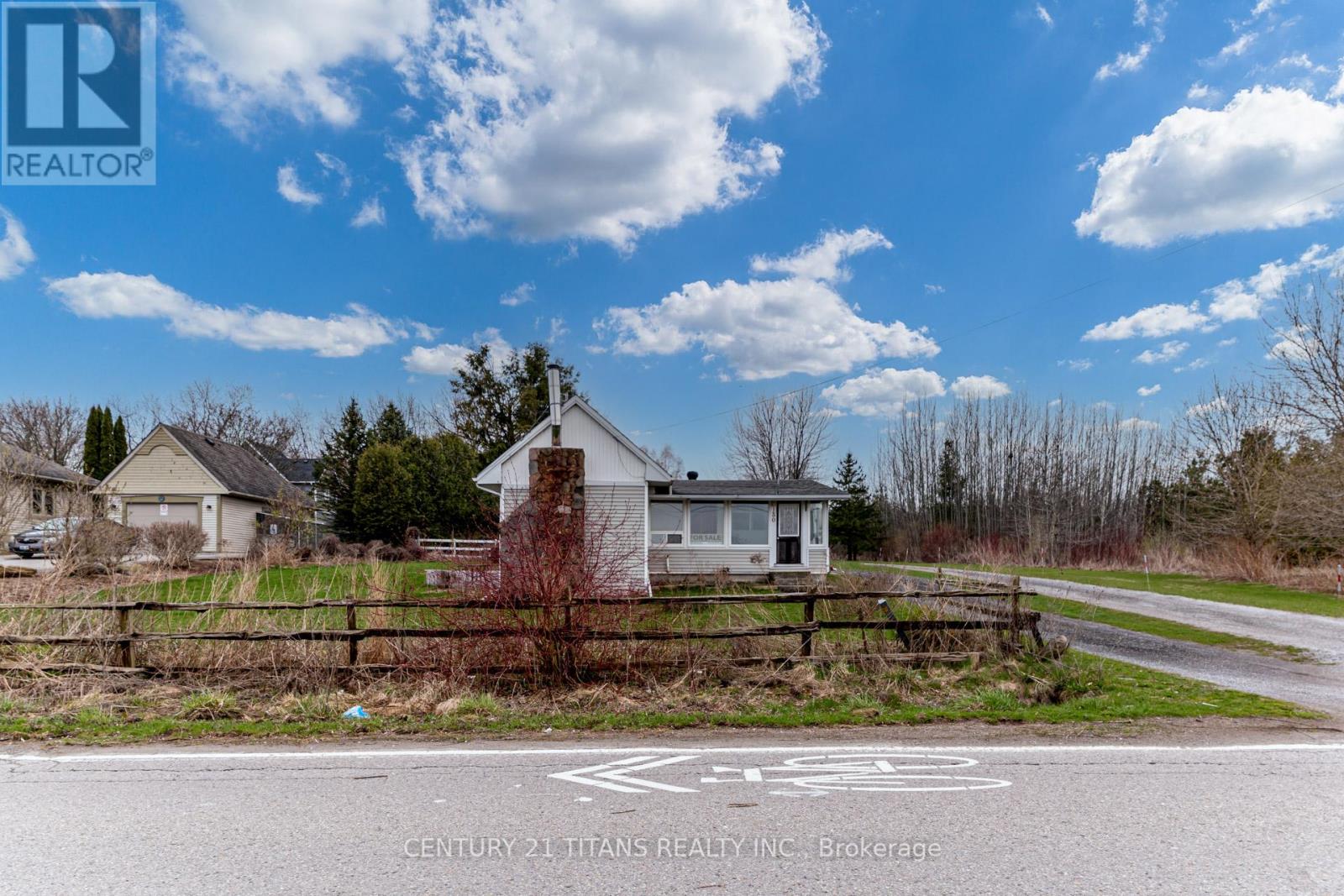 Photo 4 of 130 West Beach Road, Clarington ON