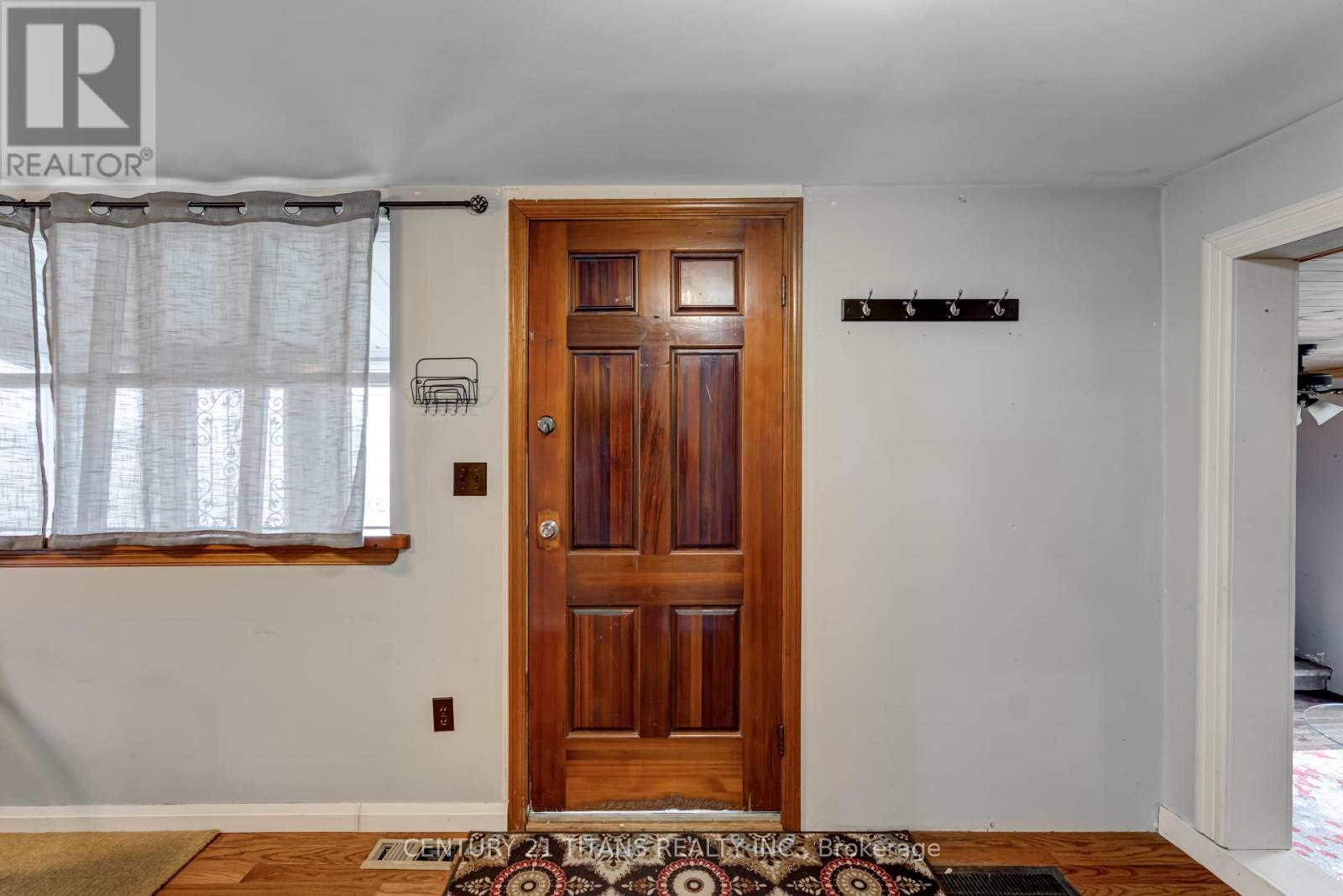 Photo 6 of 130 West Beach Road, Clarington ON