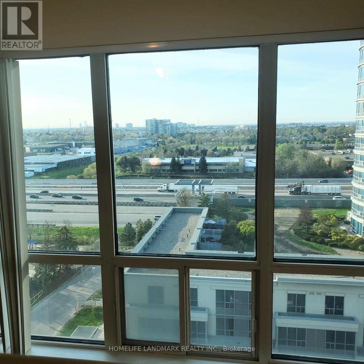Photo 2 of 1115 8 Lee Centre Drive, Toronto ON