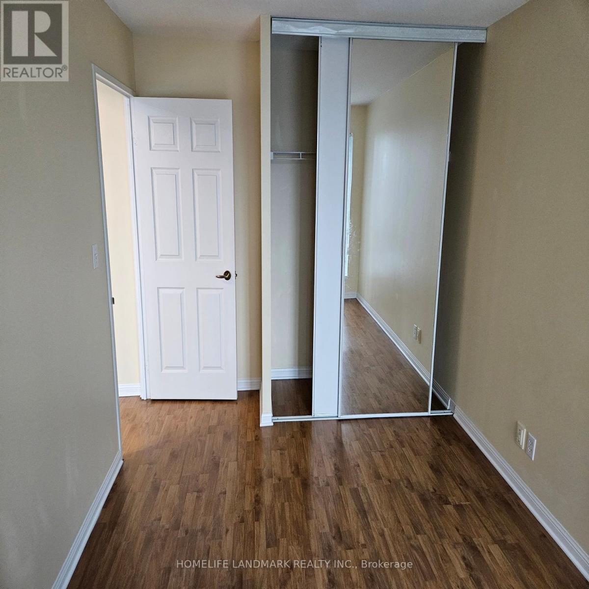 Photo 4 of 1115 8 Lee Centre Drive, Toronto ON