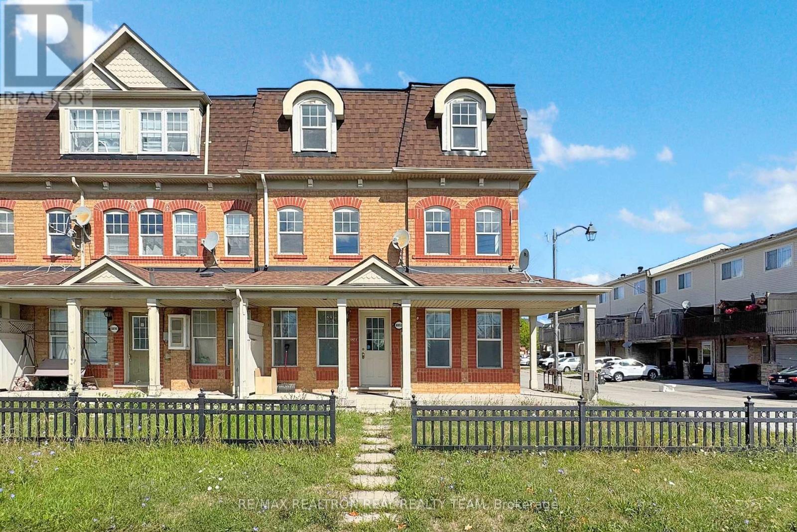 Photo 11 of Unit B 1 8892 Sheppard Avenue E, Toronto ON