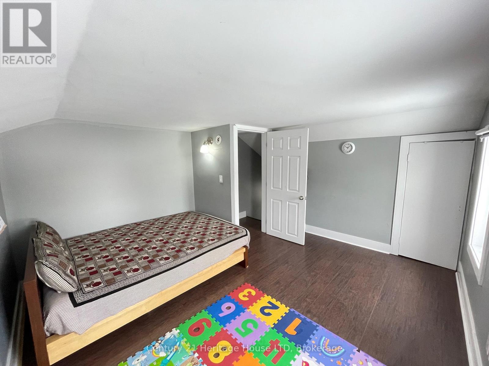 Photo 19 of 42 Forsythe Street, Fort Erie ON