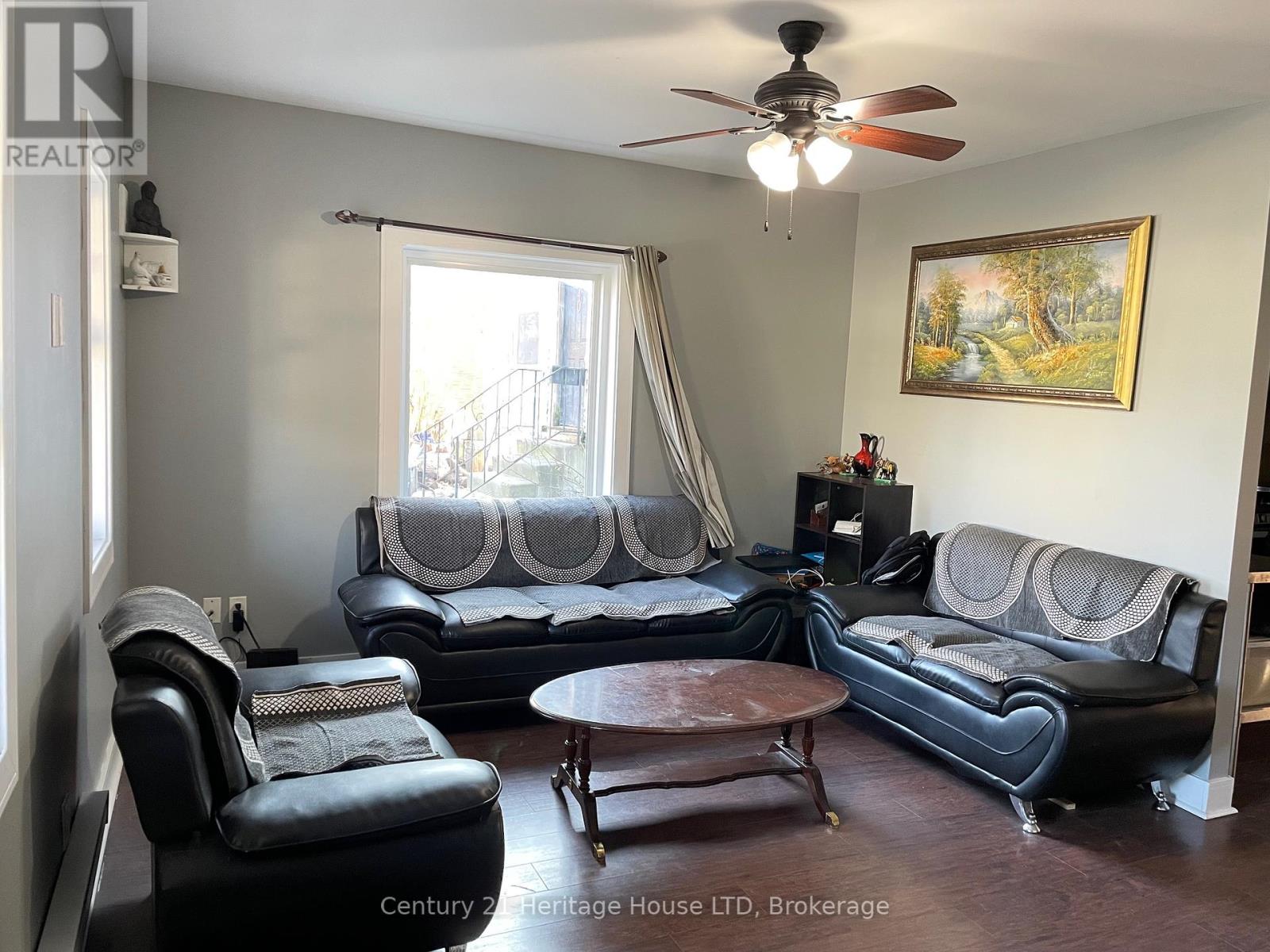 Photo 2 of 42 Forsythe Street, Fort Erie ON