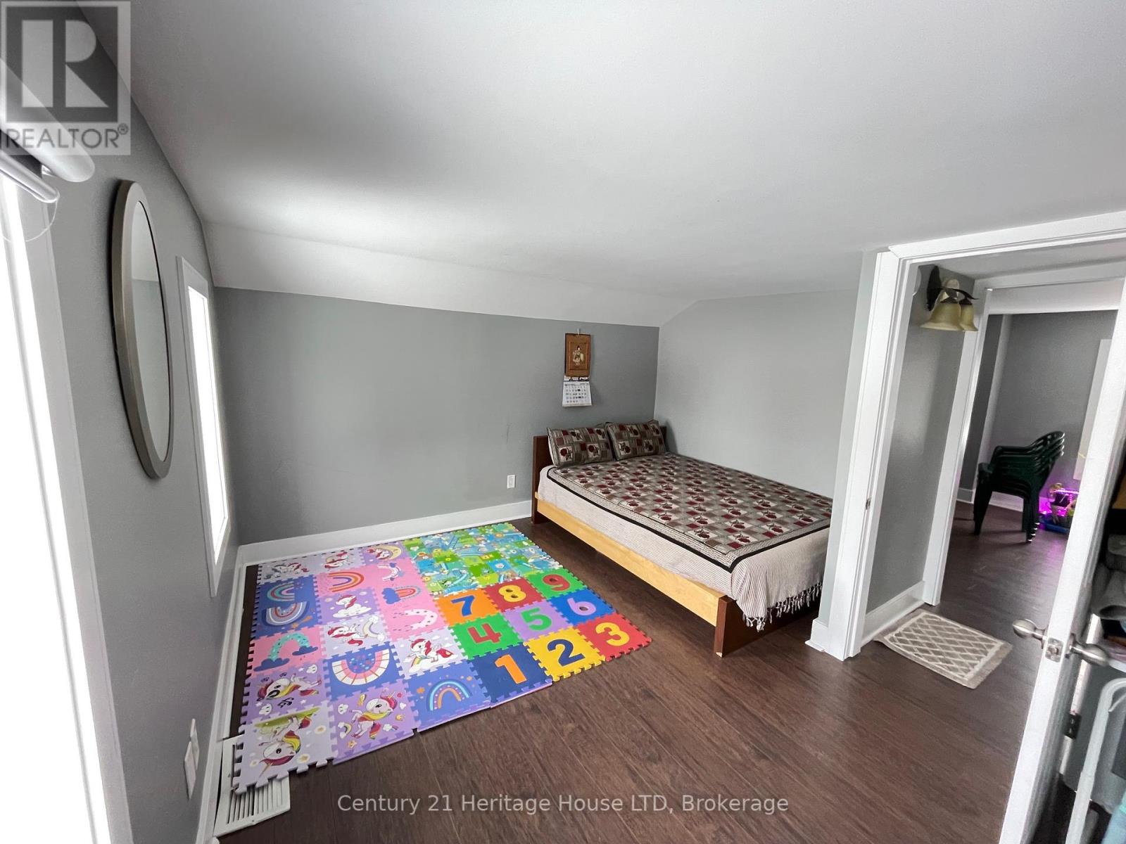Photo 20 of 42 Forsythe Street, Fort Erie ON