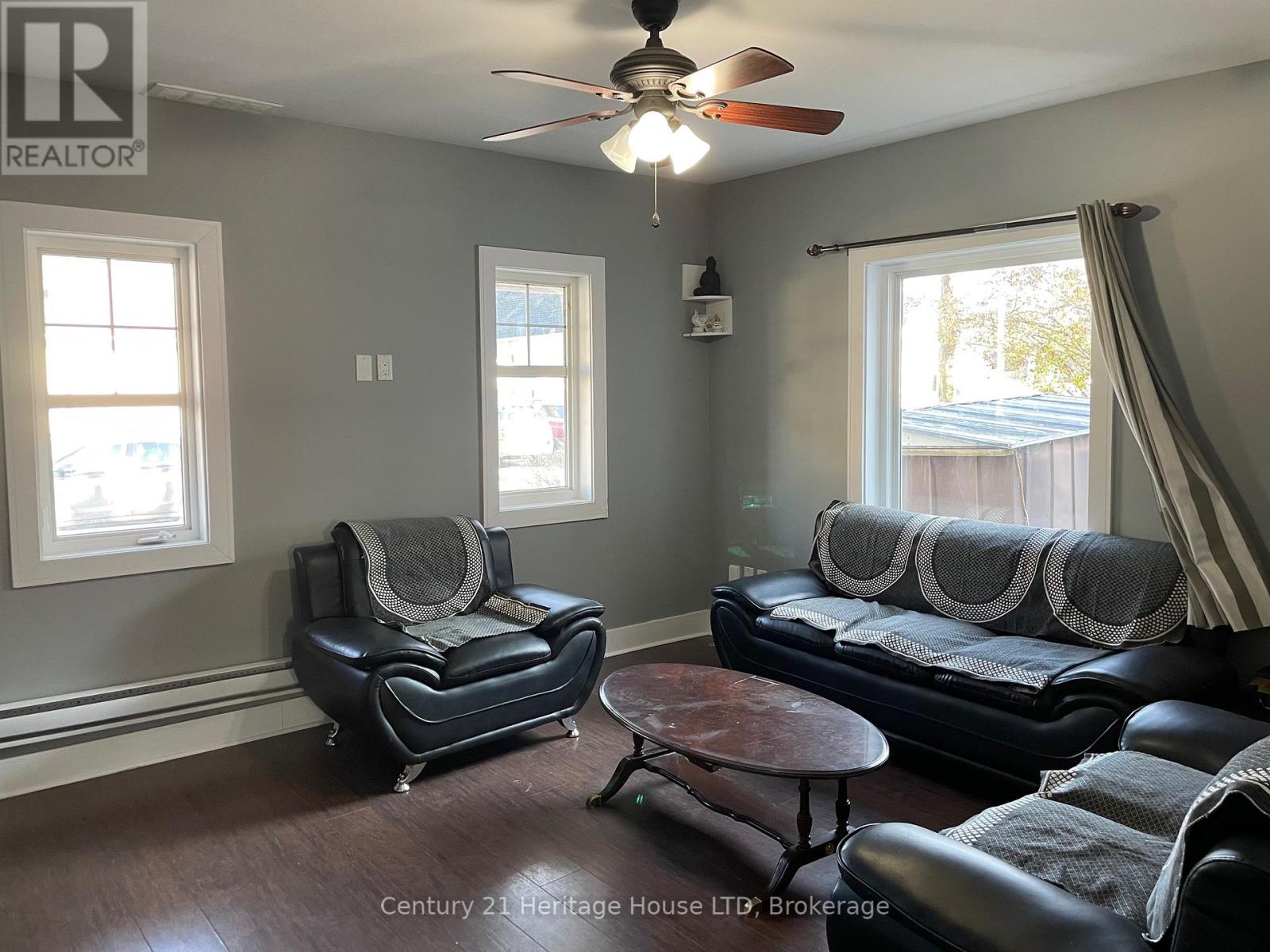 Photo 3 of 42 Forsythe Street, Fort Erie ON