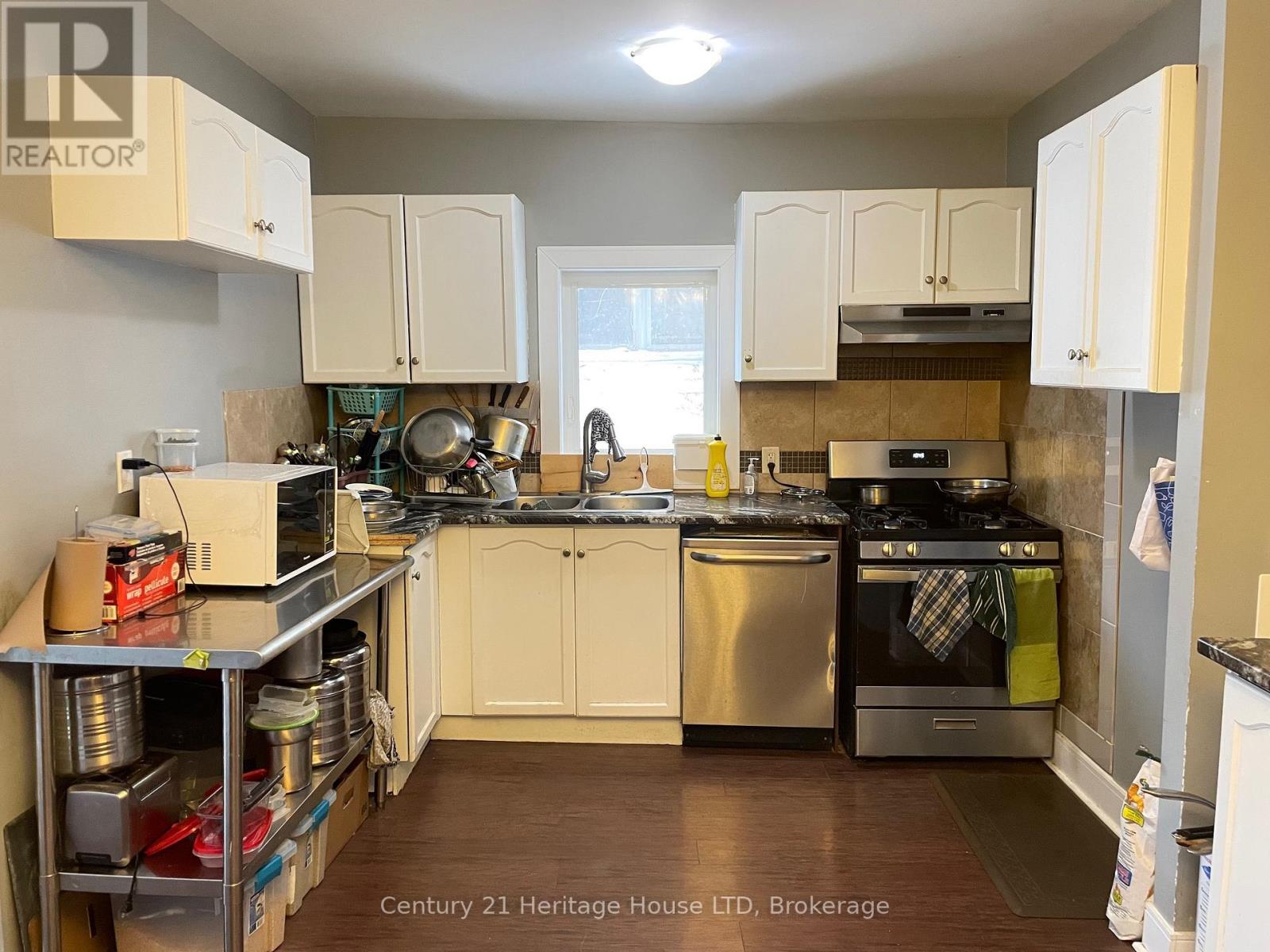 Photo 5 of 42 Forsythe Street, Fort Erie ON
