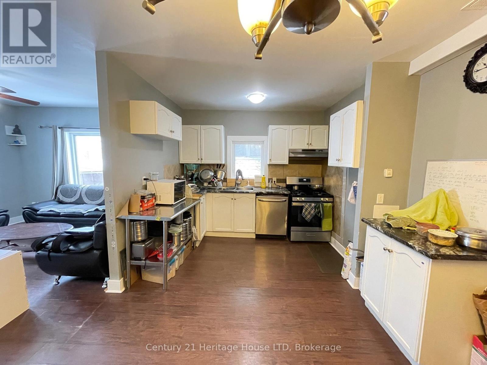 Photo 6 of 42 Forsythe Street, Fort Erie ON