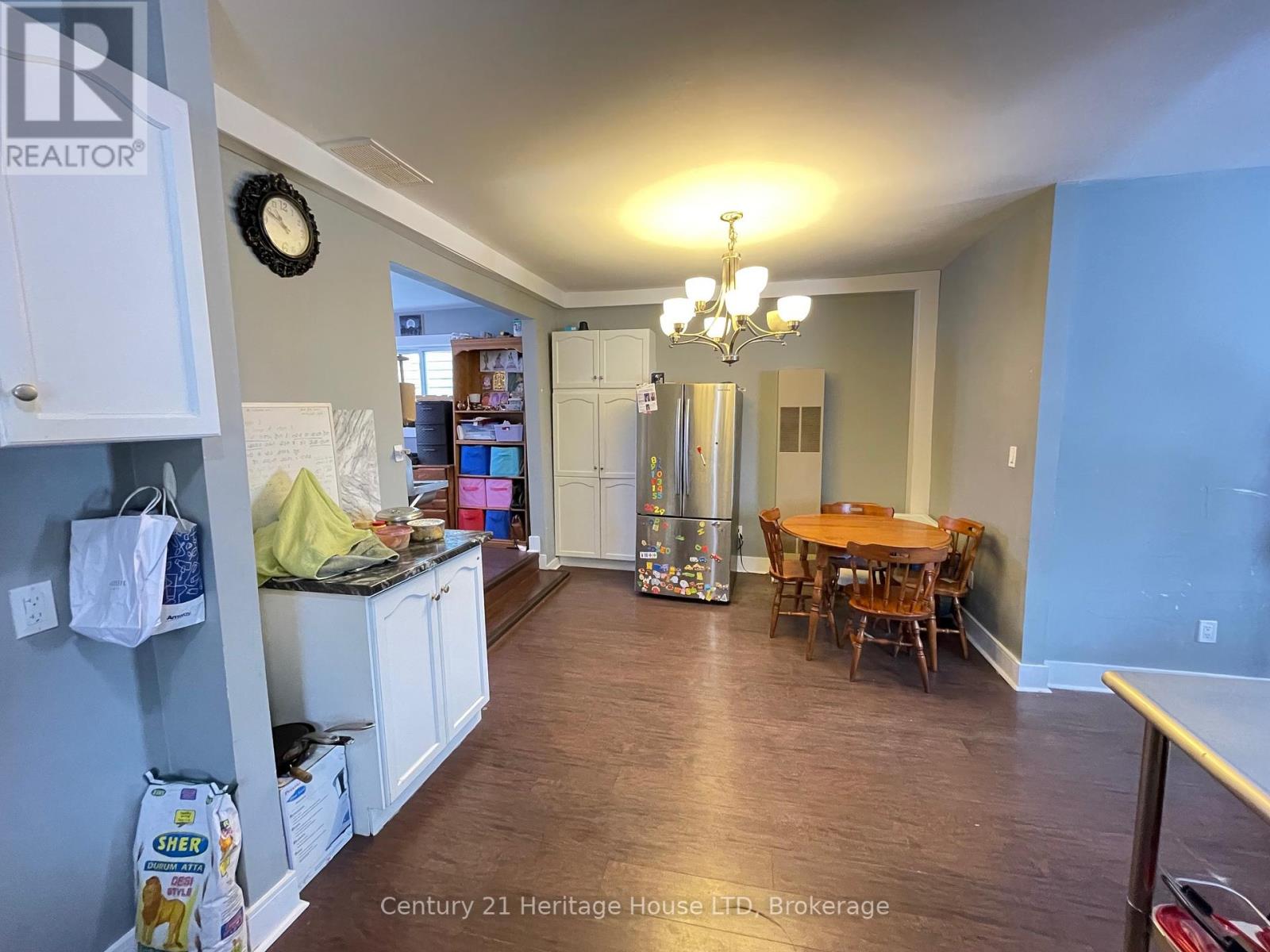 Photo 7 of 42 Forsythe Street, Fort Erie ON