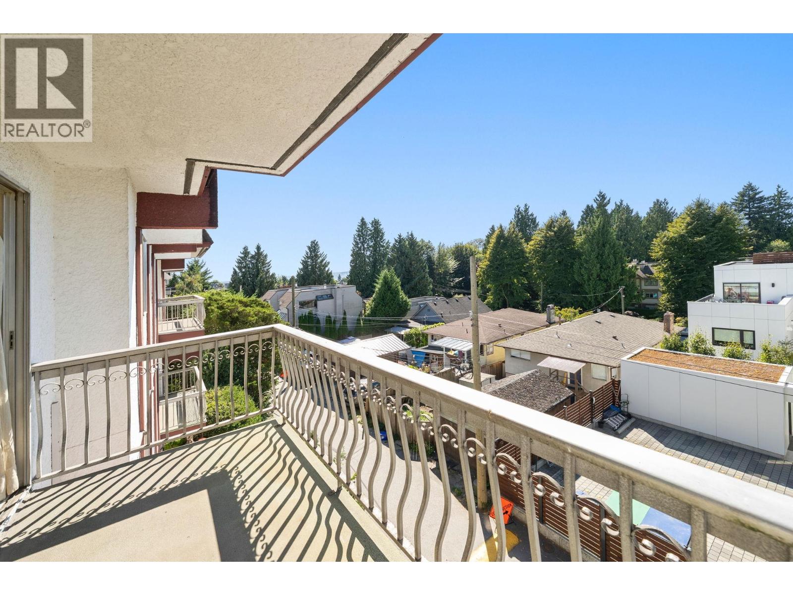 Photo 7 of 309 135 W 21st Street, North Vancouver BC