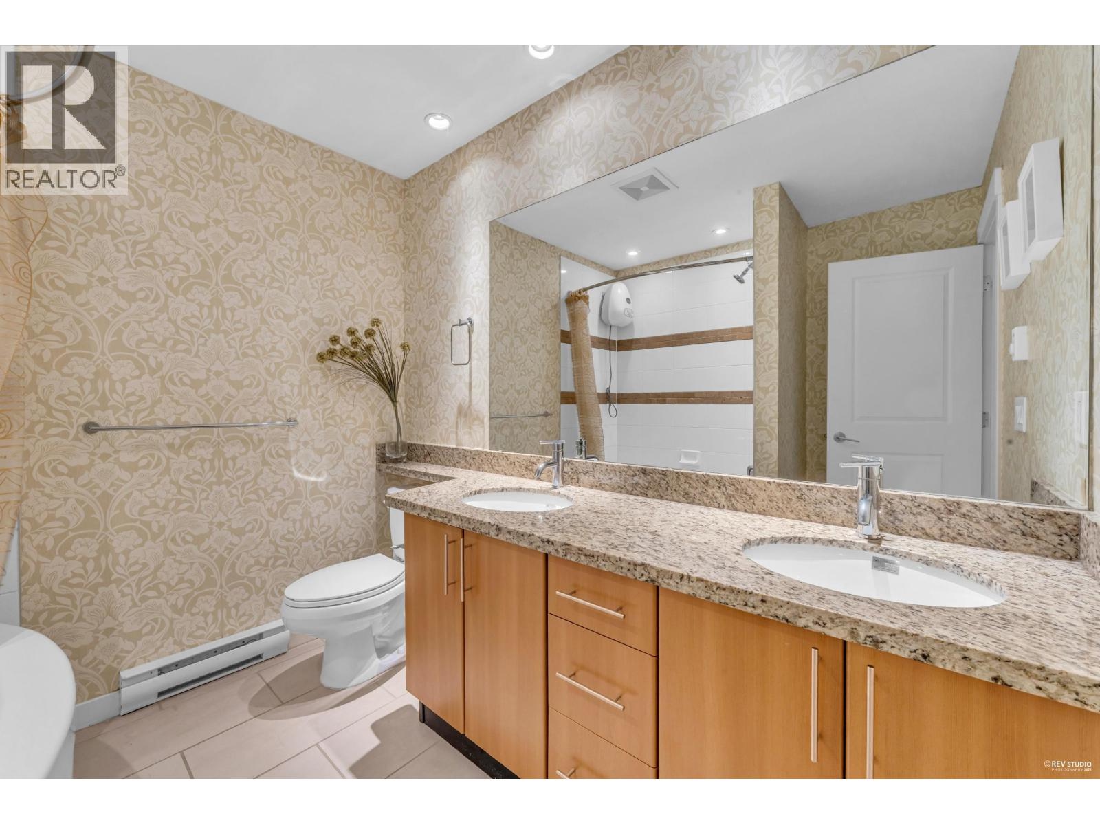 Photo 22 of 7401 Columbia Street, Vancouver BC