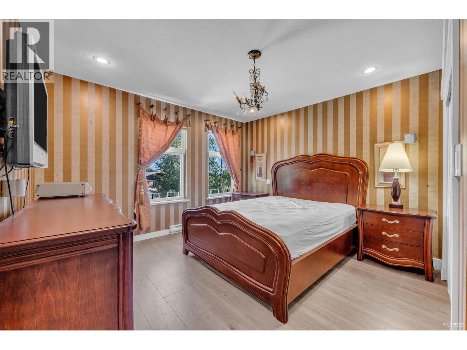 Photo 23 of 7401 Columbia Street, Vancouver BC