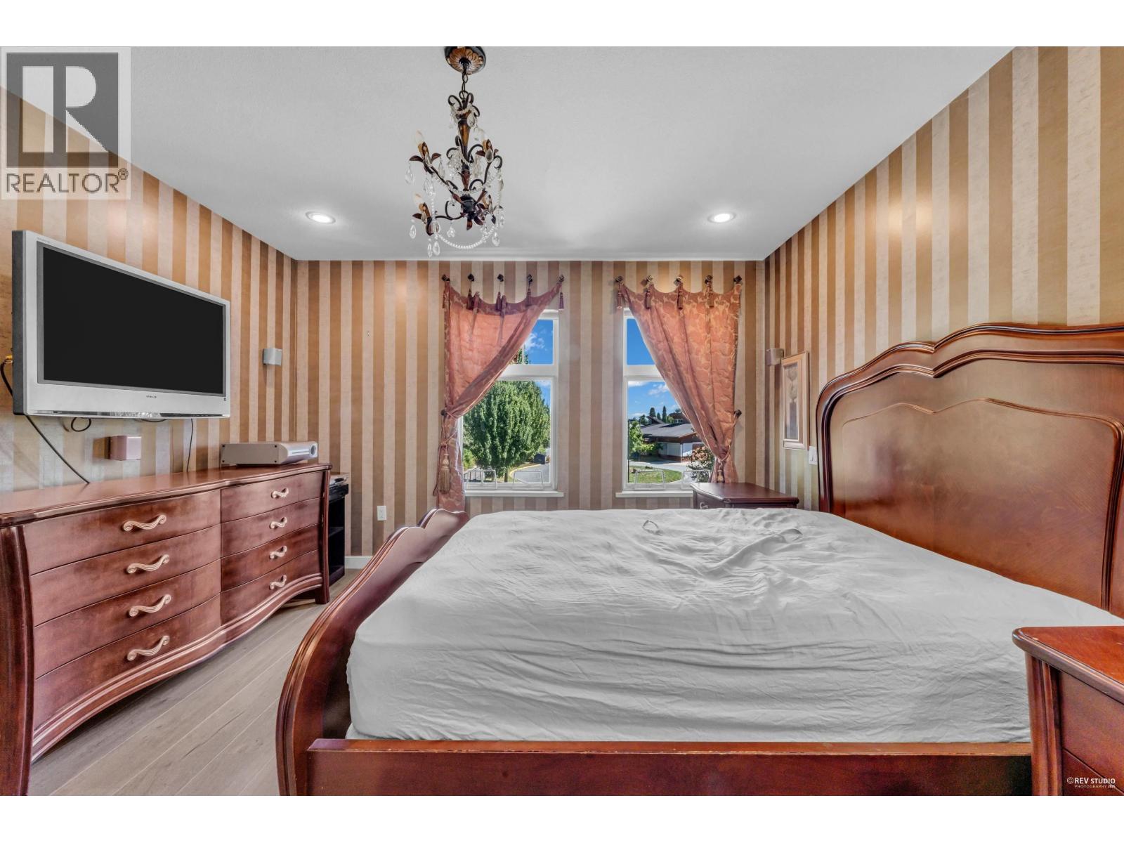 Photo 24 of 7401 Columbia Street, Vancouver BC