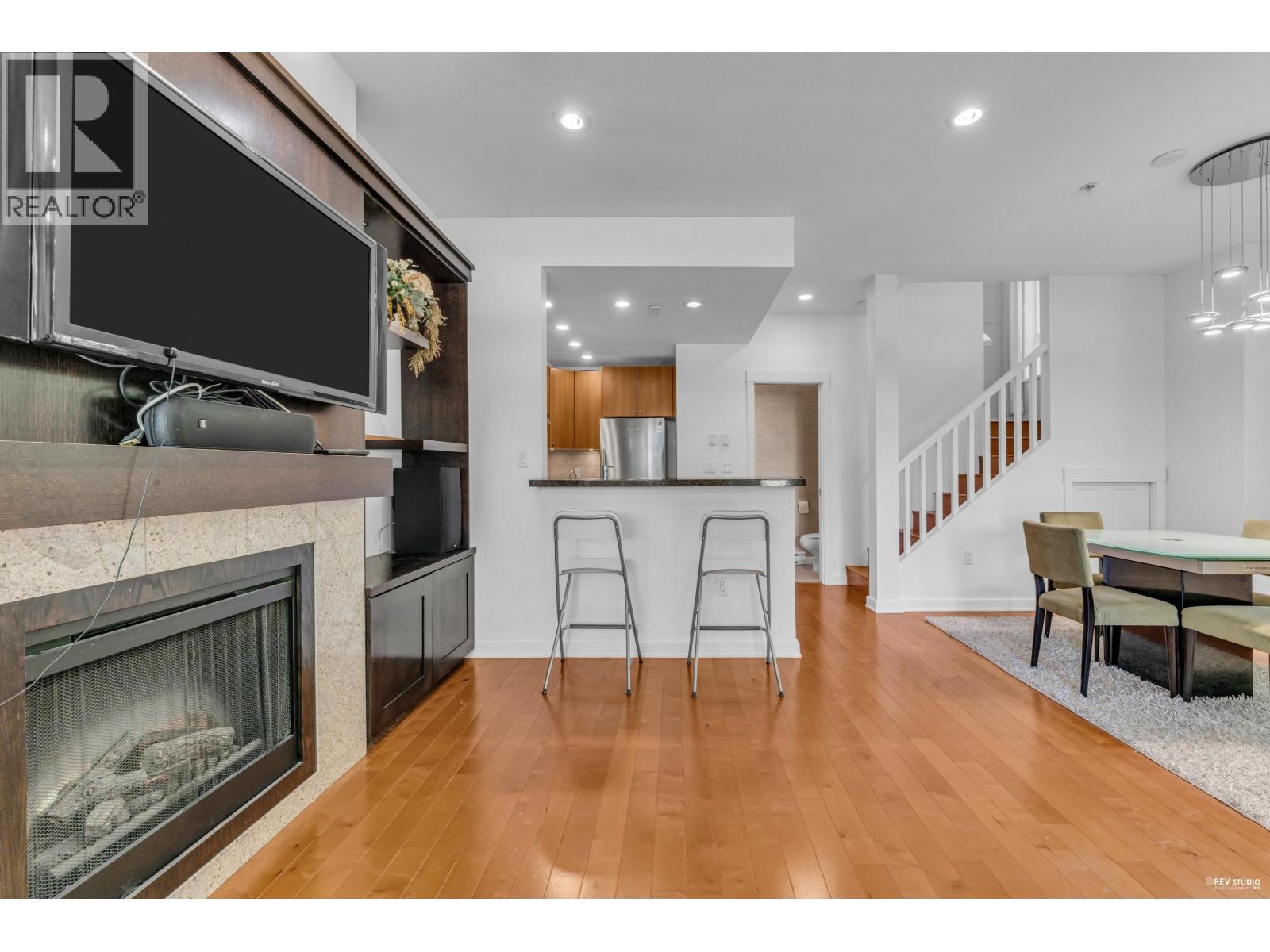 Photo 9 of 7401 Columbia Street, Vancouver BC