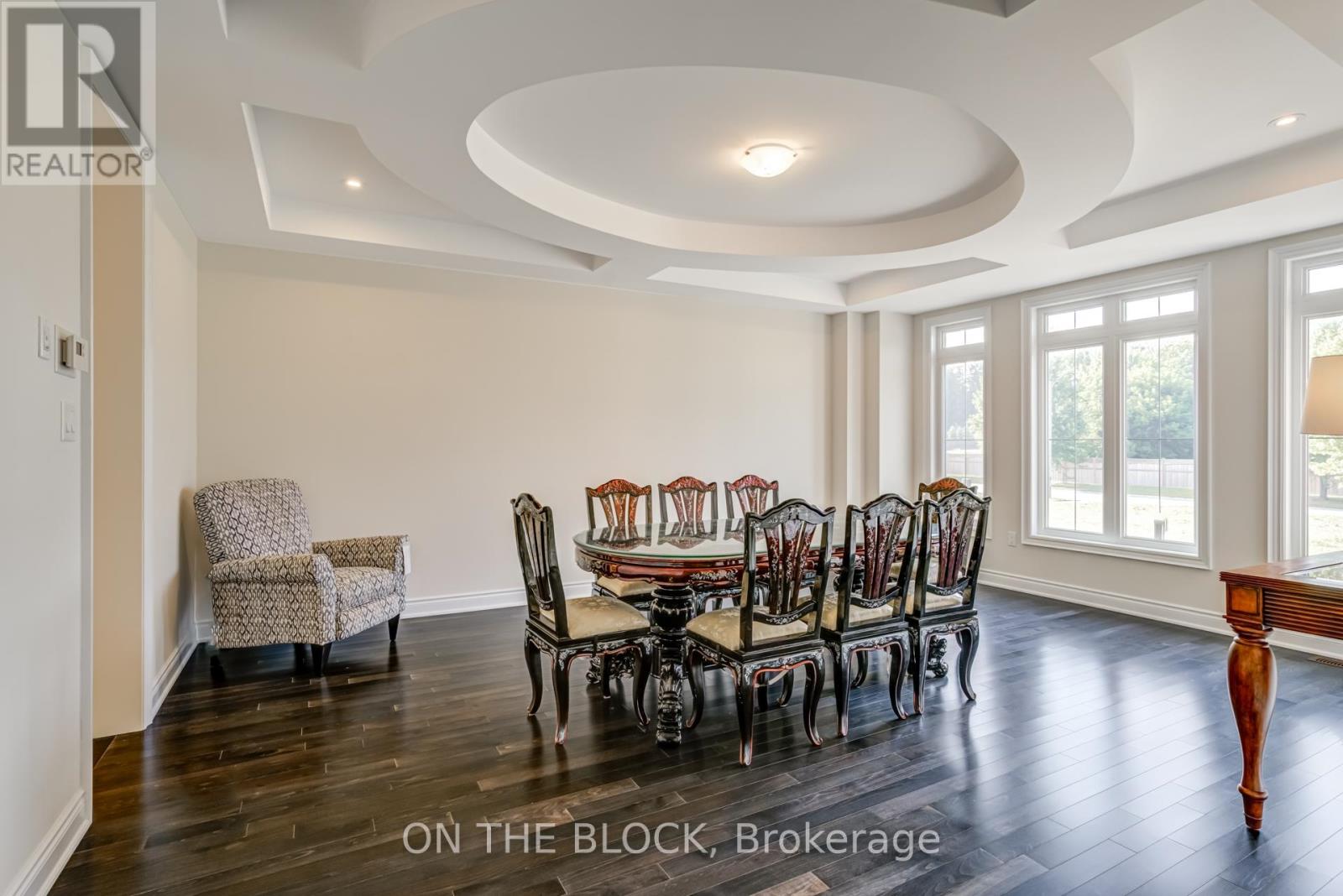 Photo 18 of 24 Whitewood Drive, Whitchurchstouffville ON