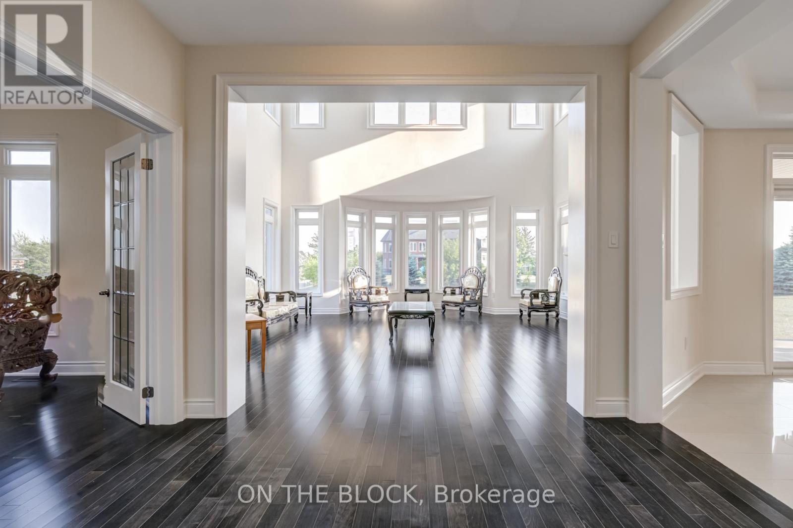 Photo 7 of 24 Whitewood Drive, Whitchurchstouffville ON