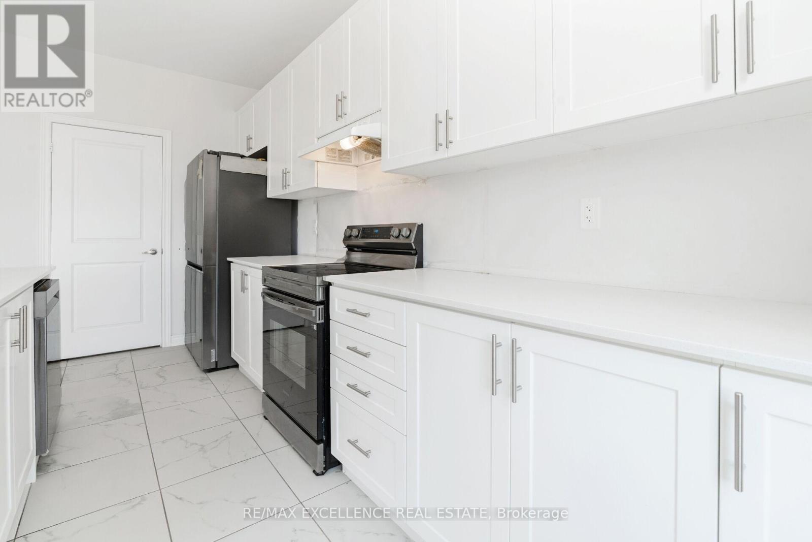 Photo 22 of 25 Sam Battaglia Crescent, Georgina ON