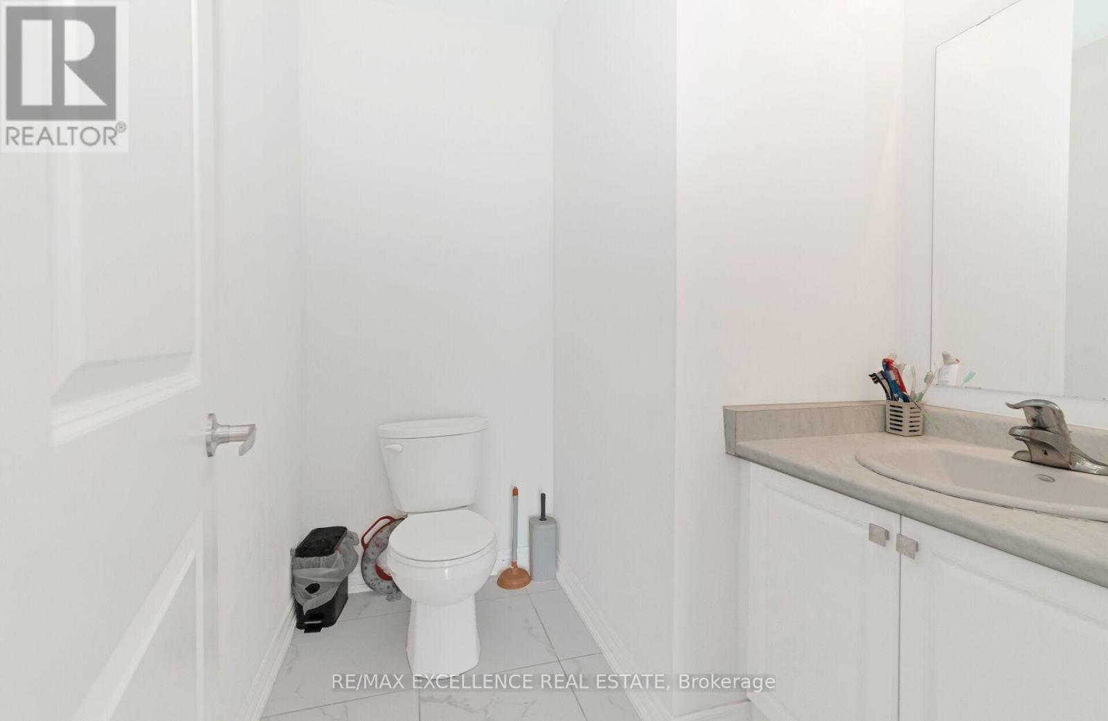 Photo 23 of 25 Sam Battaglia Crescent, Georgina ON