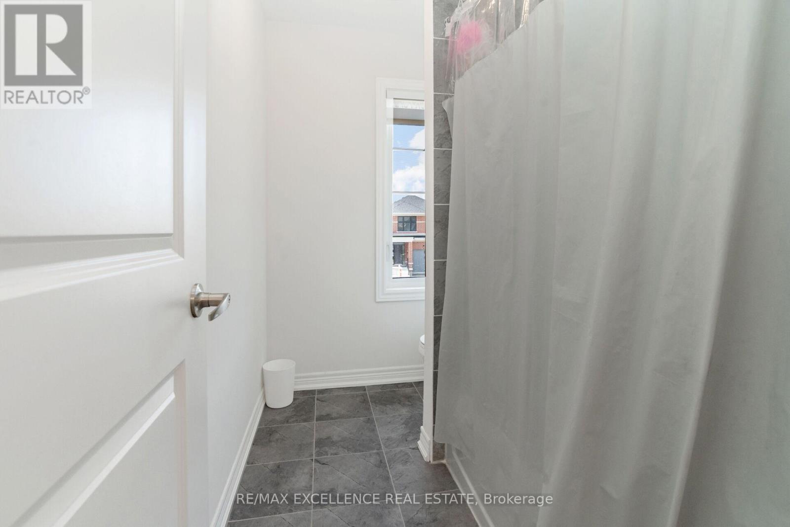 Photo 29 of 25 Sam Battaglia Crescent, Georgina ON
