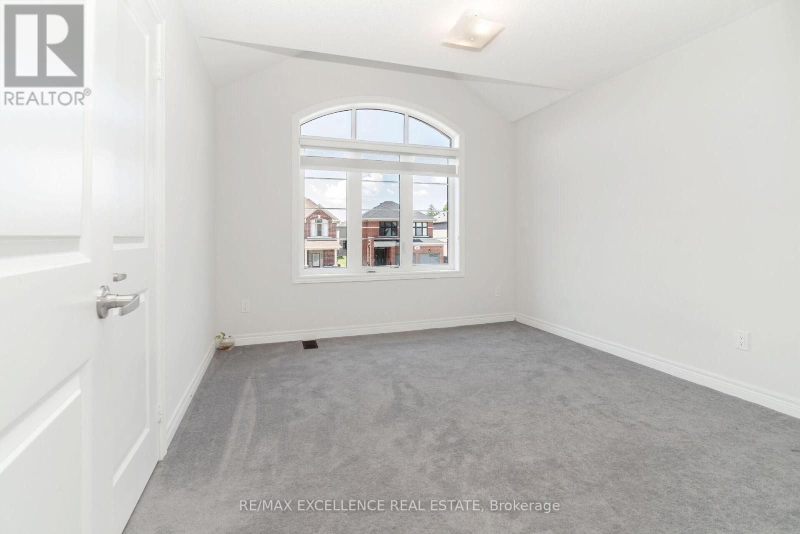 Photo 35 of 25 Sam Battaglia Crescent, Georgina ON