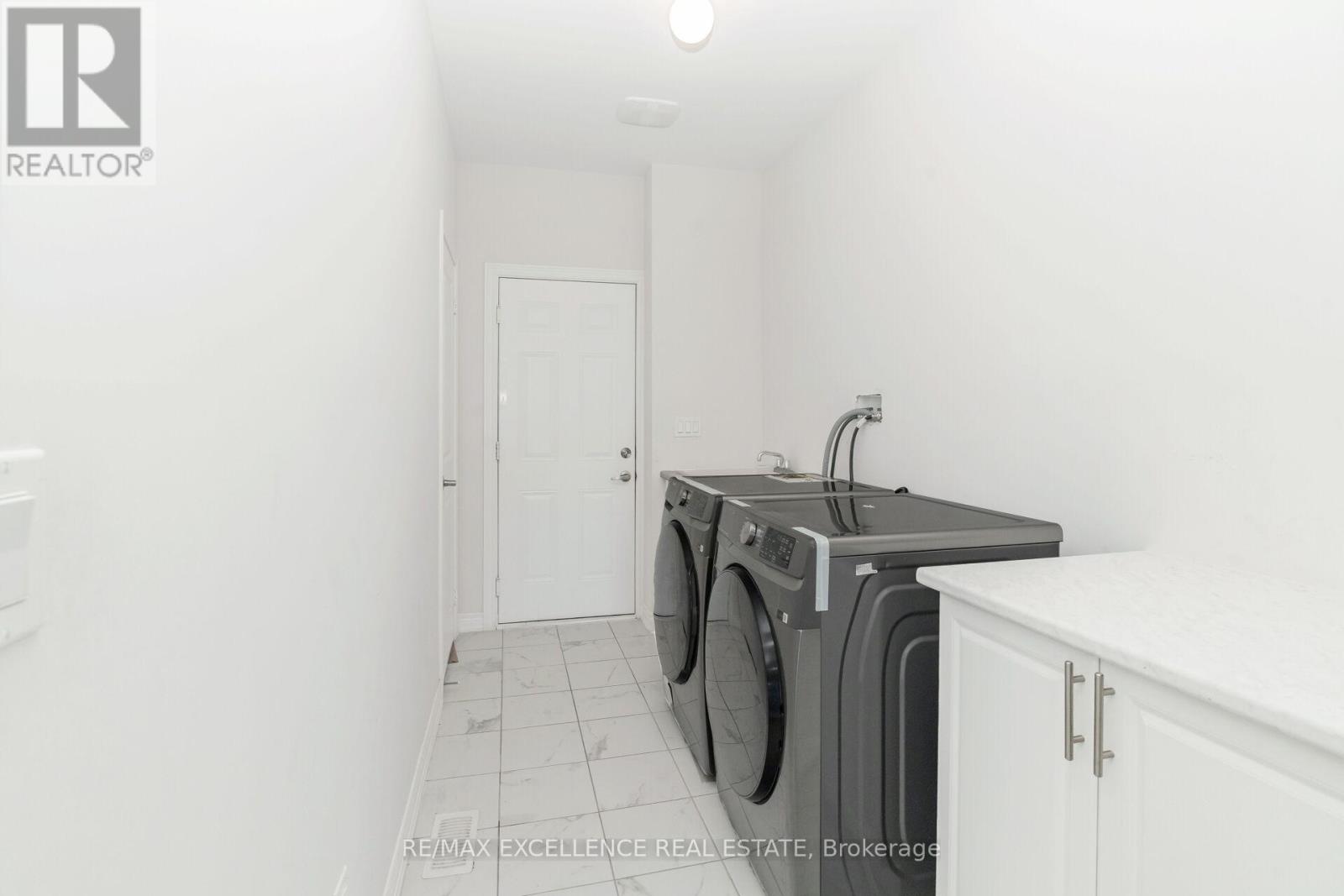 Photo 41 of 25 Sam Battaglia Crescent, Georgina ON