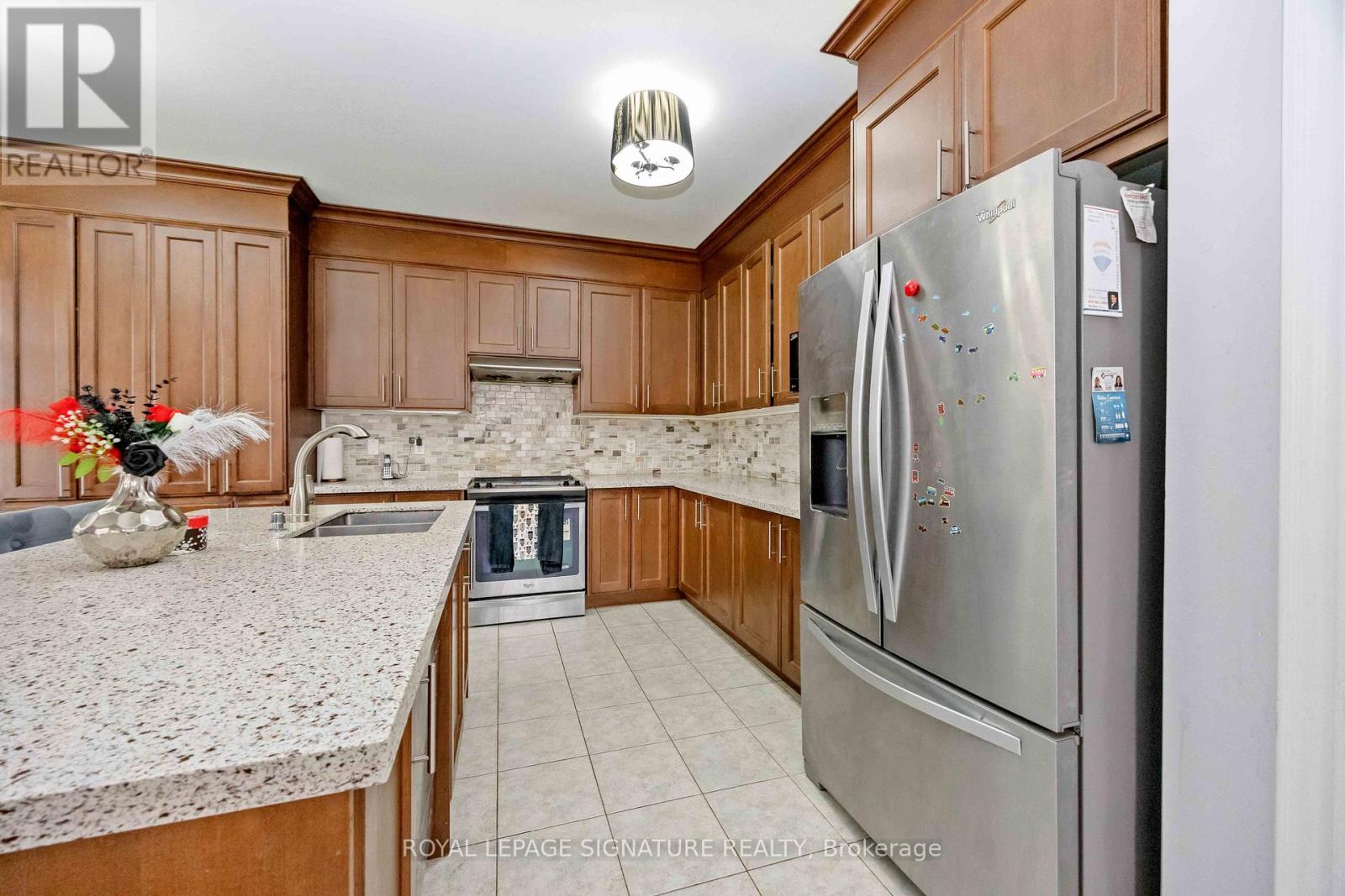 Photo 12 of 189 Algoma Drive, Vaughan ON