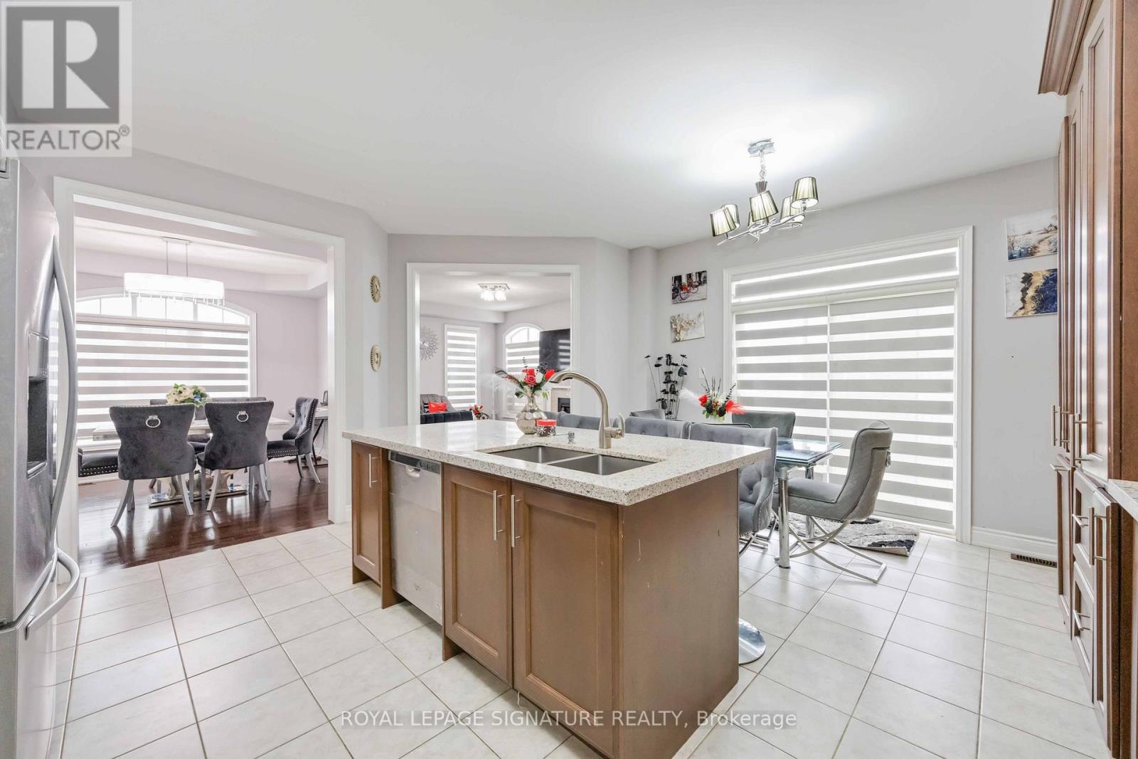 Photo 13 of 189 Algoma Drive, Vaughan ON