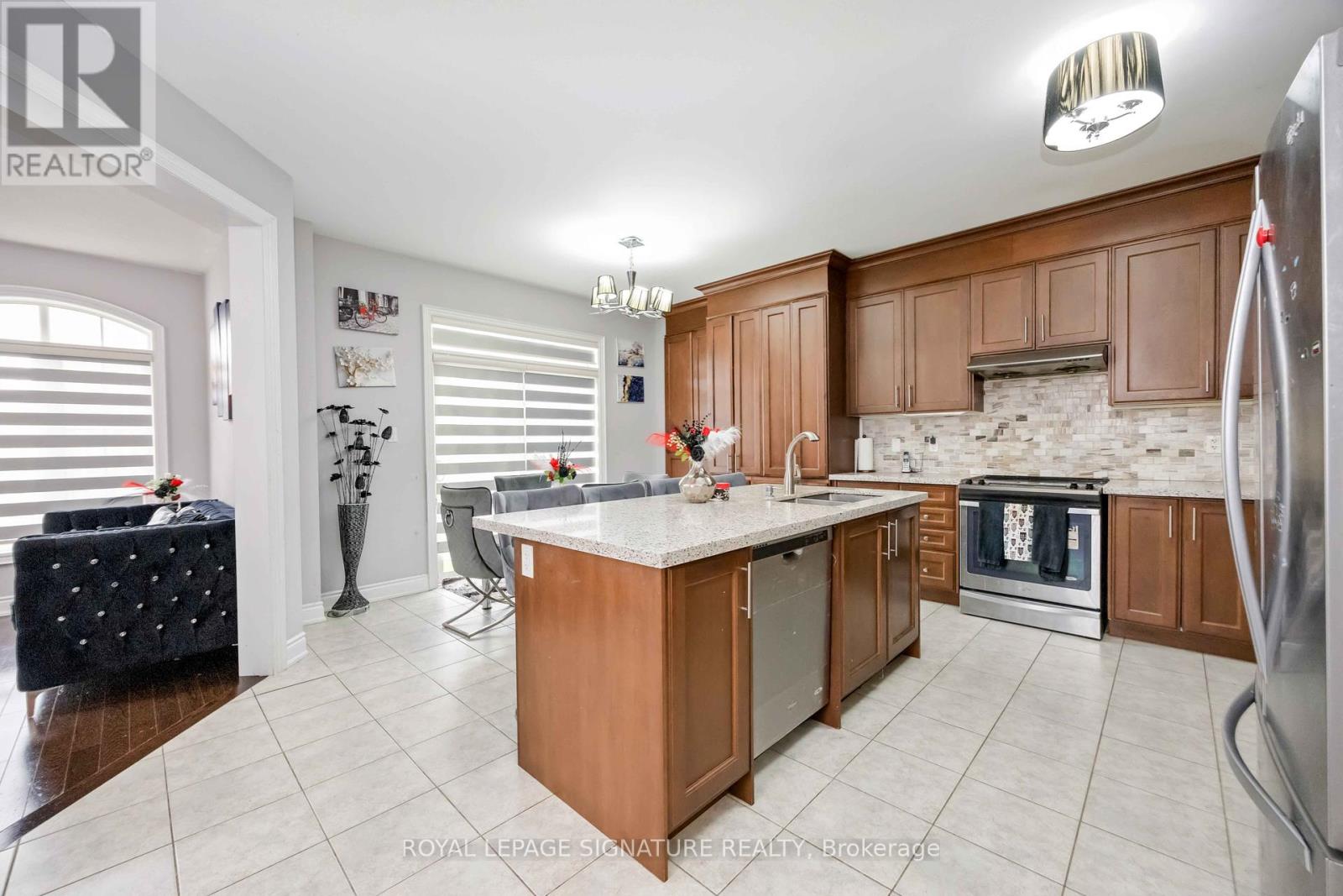 Photo 15 of 189 Algoma Drive, Vaughan ON