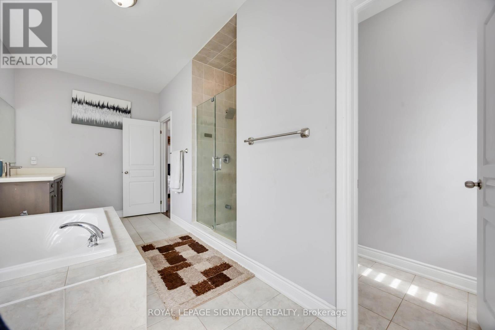 Photo 25 of 189 Algoma Drive, Vaughan ON