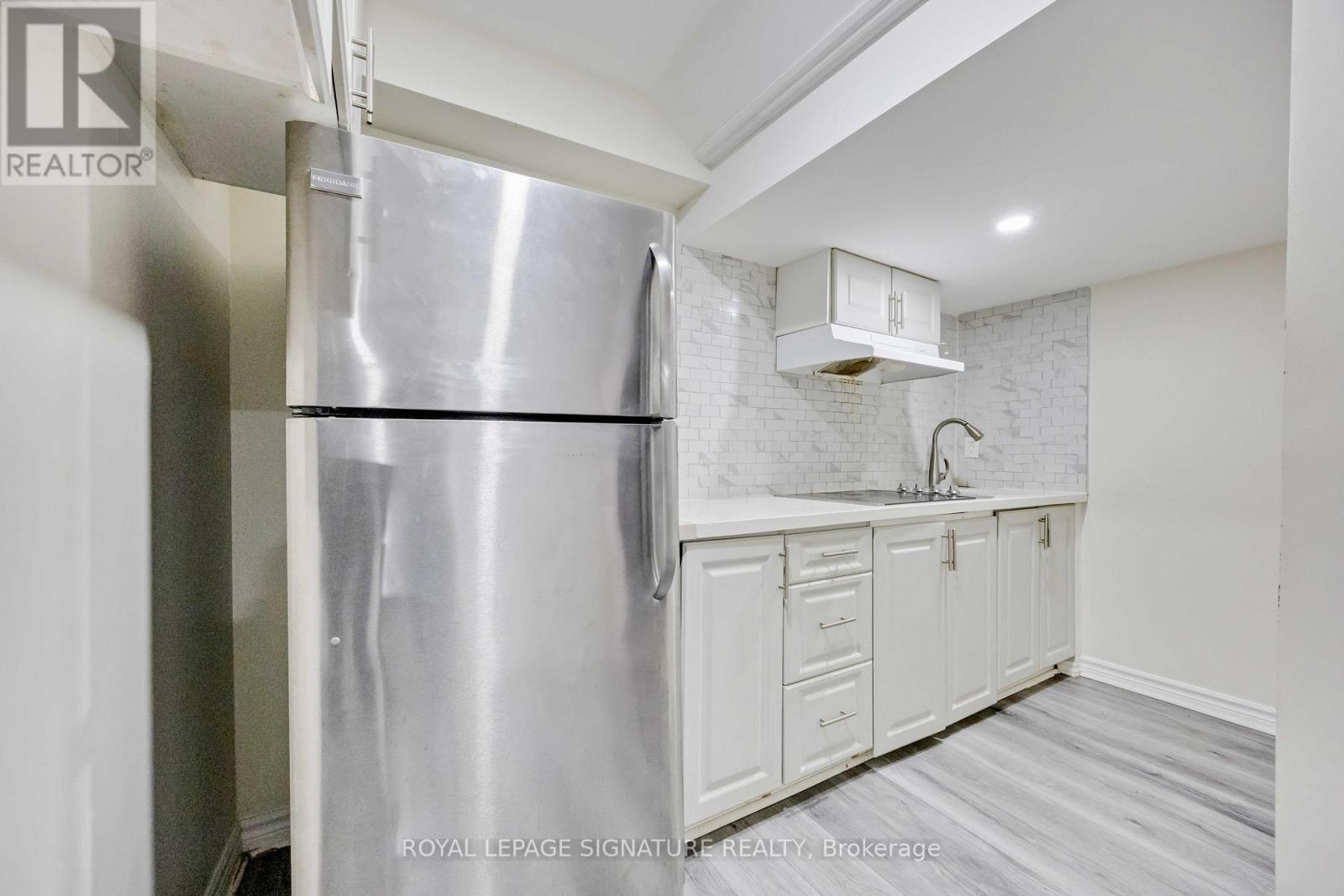 Photo 40 of 189 Algoma Drive, Vaughan ON
