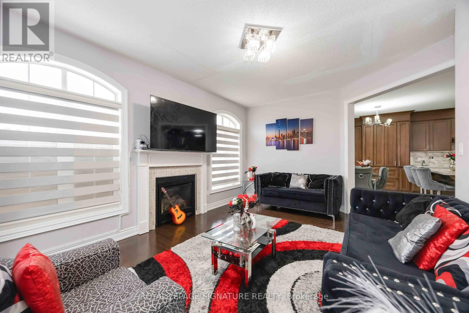 Photo 7 of 189 Algoma Drive, Vaughan ON